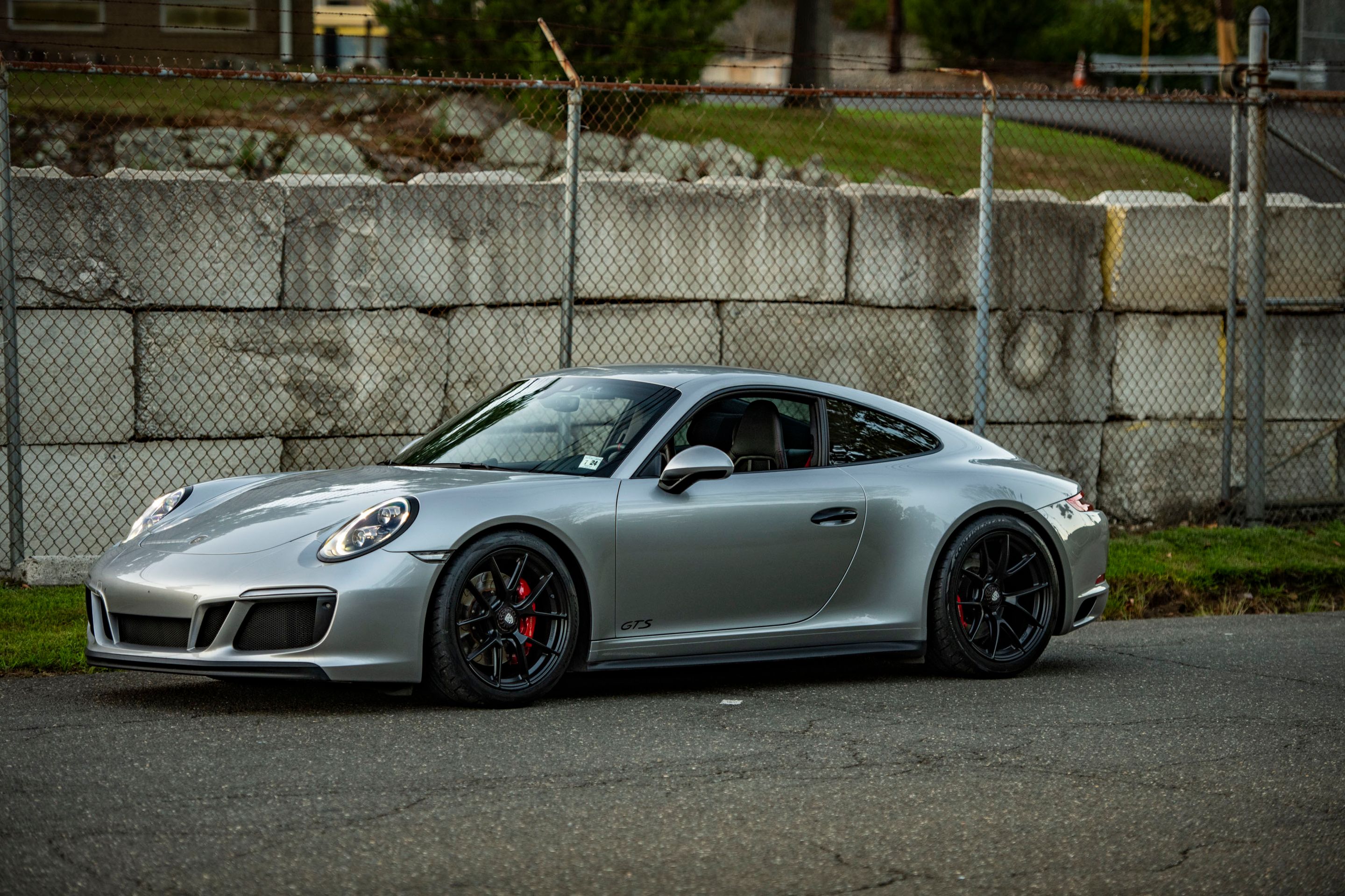 Grey Porsche 911 991.2 Carrera GTS with 19" VS-5RS Apex wheels in Satin Black
