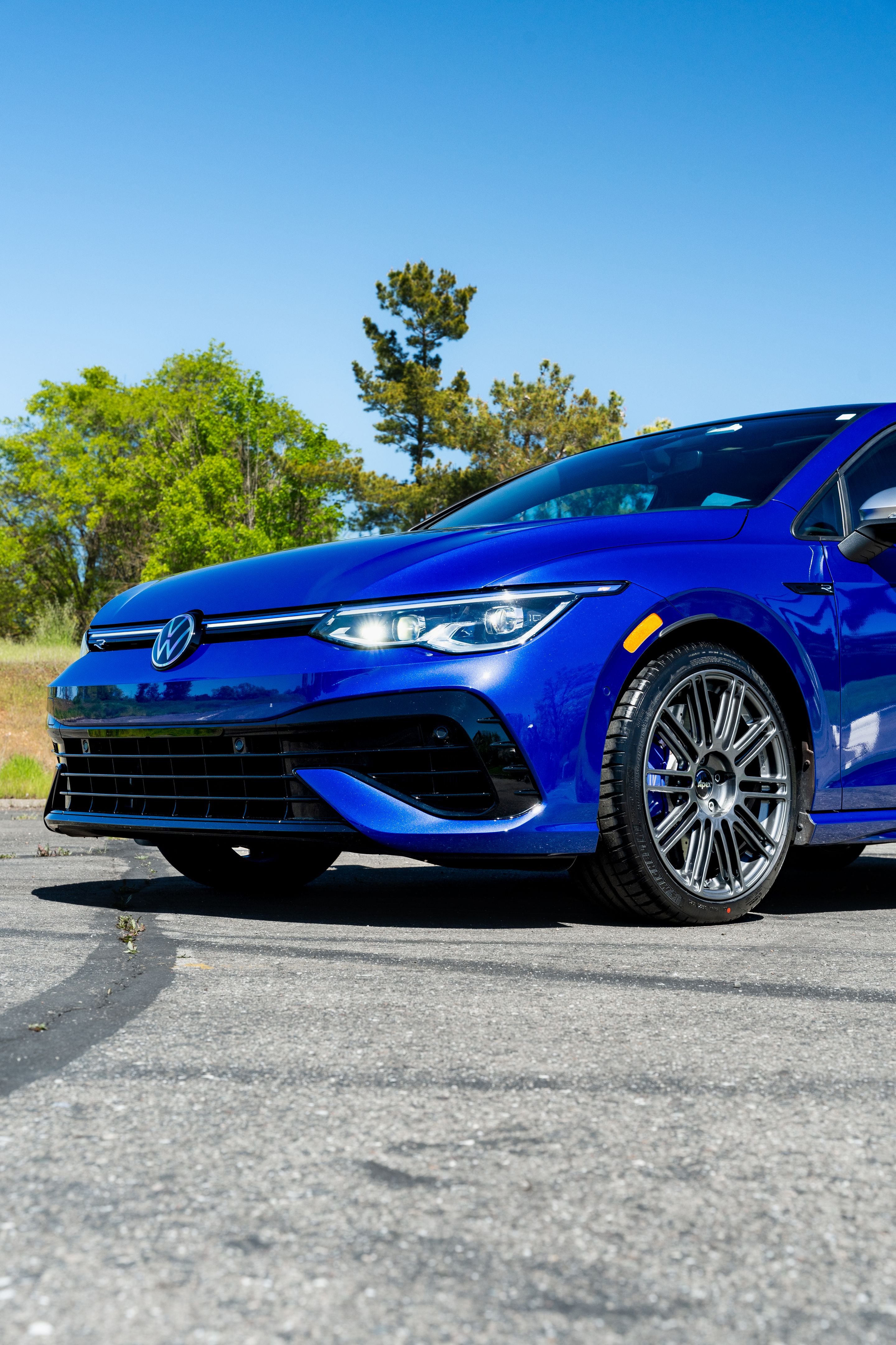 Blue VW MK8 Golf R with 18" TC-10RT Apex wheels in Anthracite