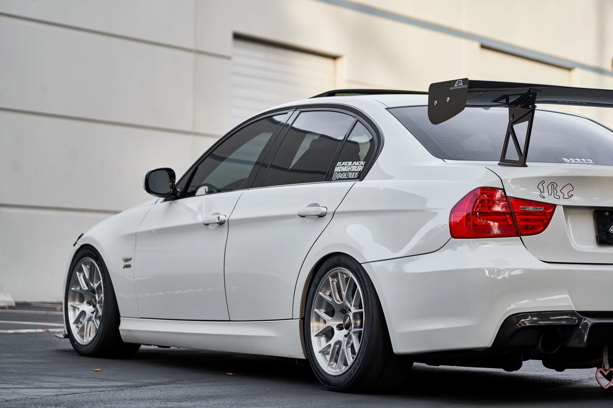 BMW E90 LCI Sedan 3 Series with 17