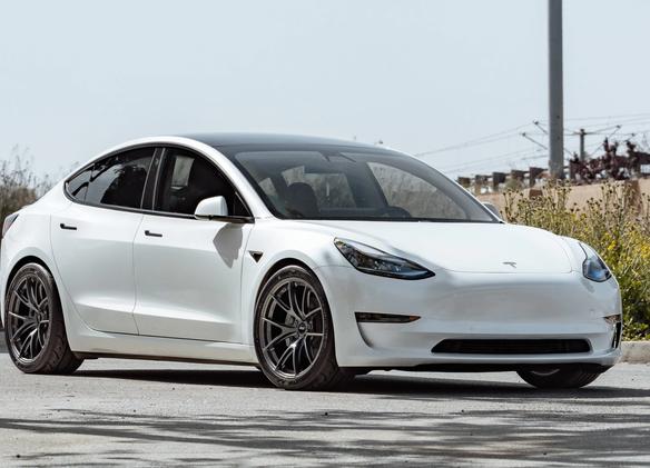 Tesla Model 3 with 19" VS-5RS in Anthracite