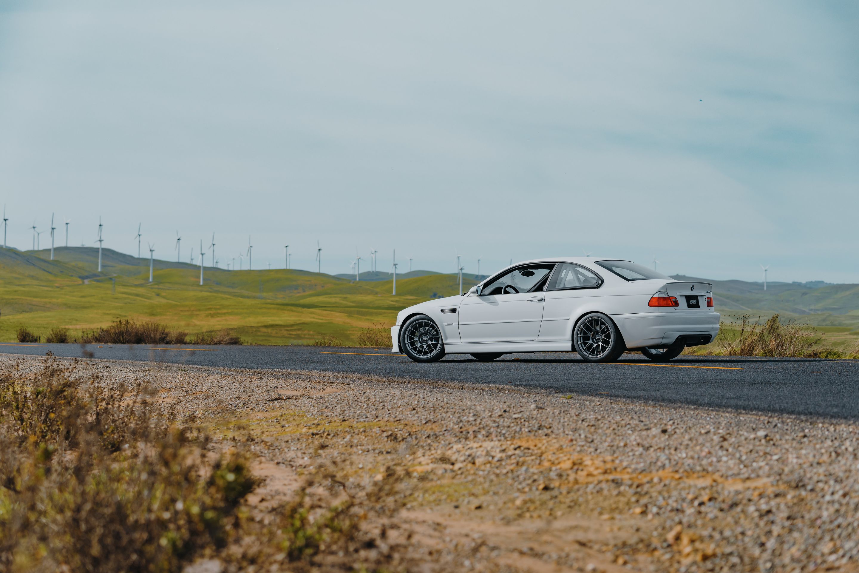 White BMW E46 M3 with 18" EC-7RS Apex wheels in Anthracite