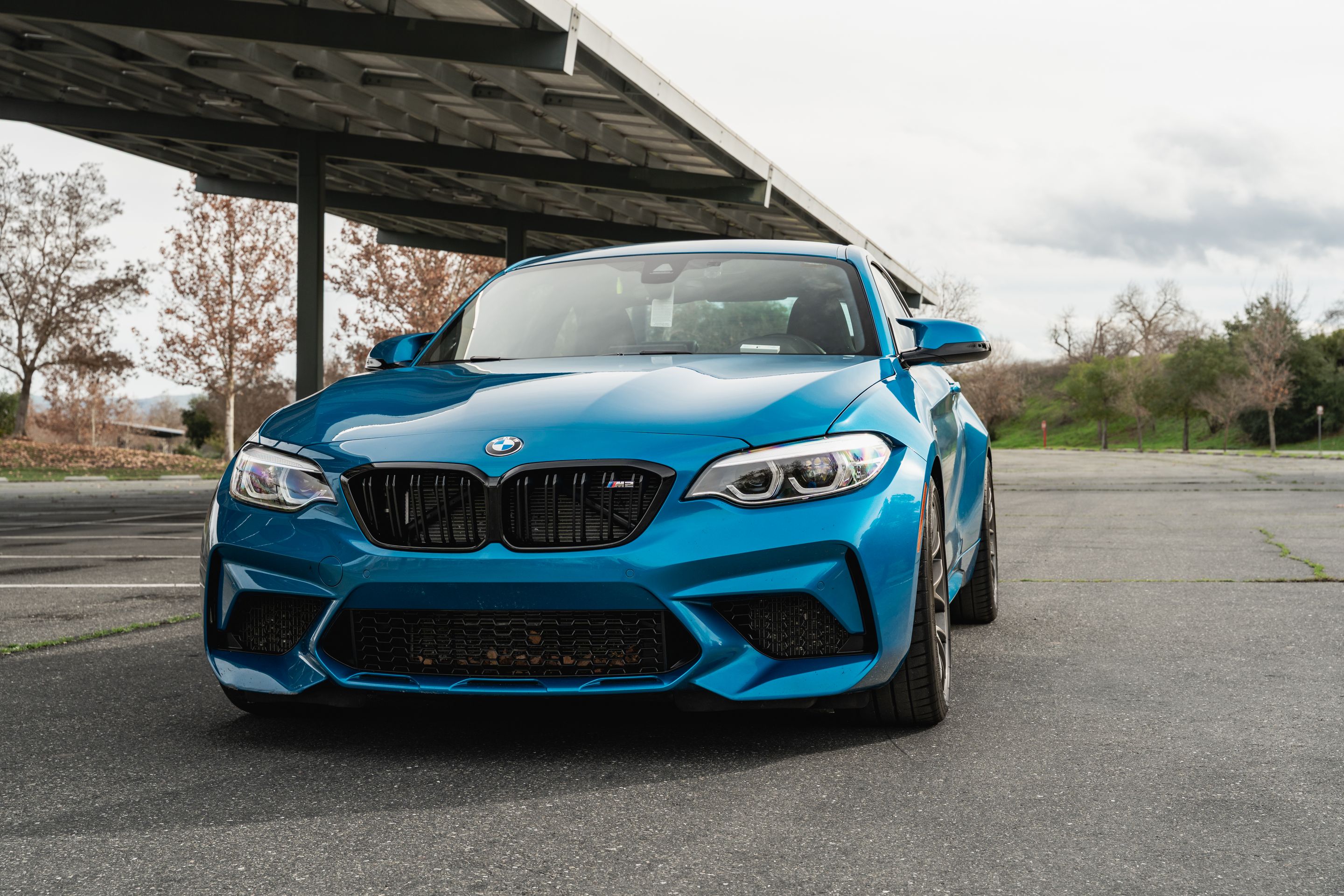 Blue BMW F87 M2 with 19" EC-7 Apex wheels in Anthracite