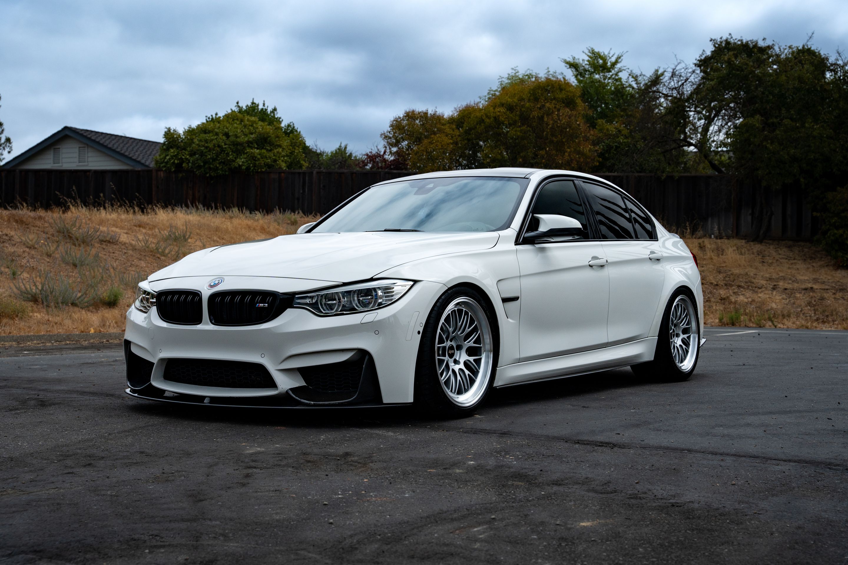 White BMW F80 M3 with 19" ML-10RT Apex wheels in Machined Lip Race Silver