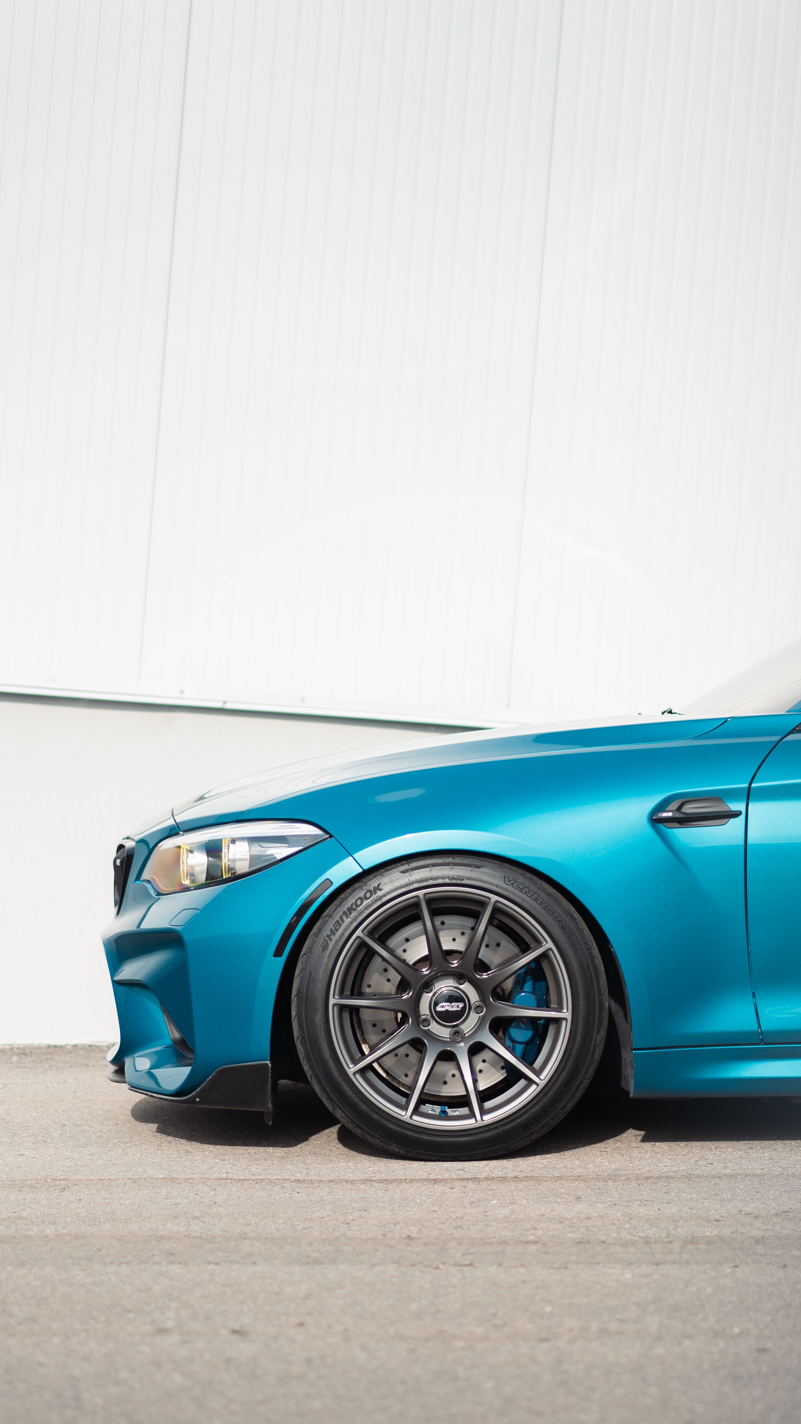 Blue BMW F87 M2 with 18" SM-10 Apex wheels in Anthracite
