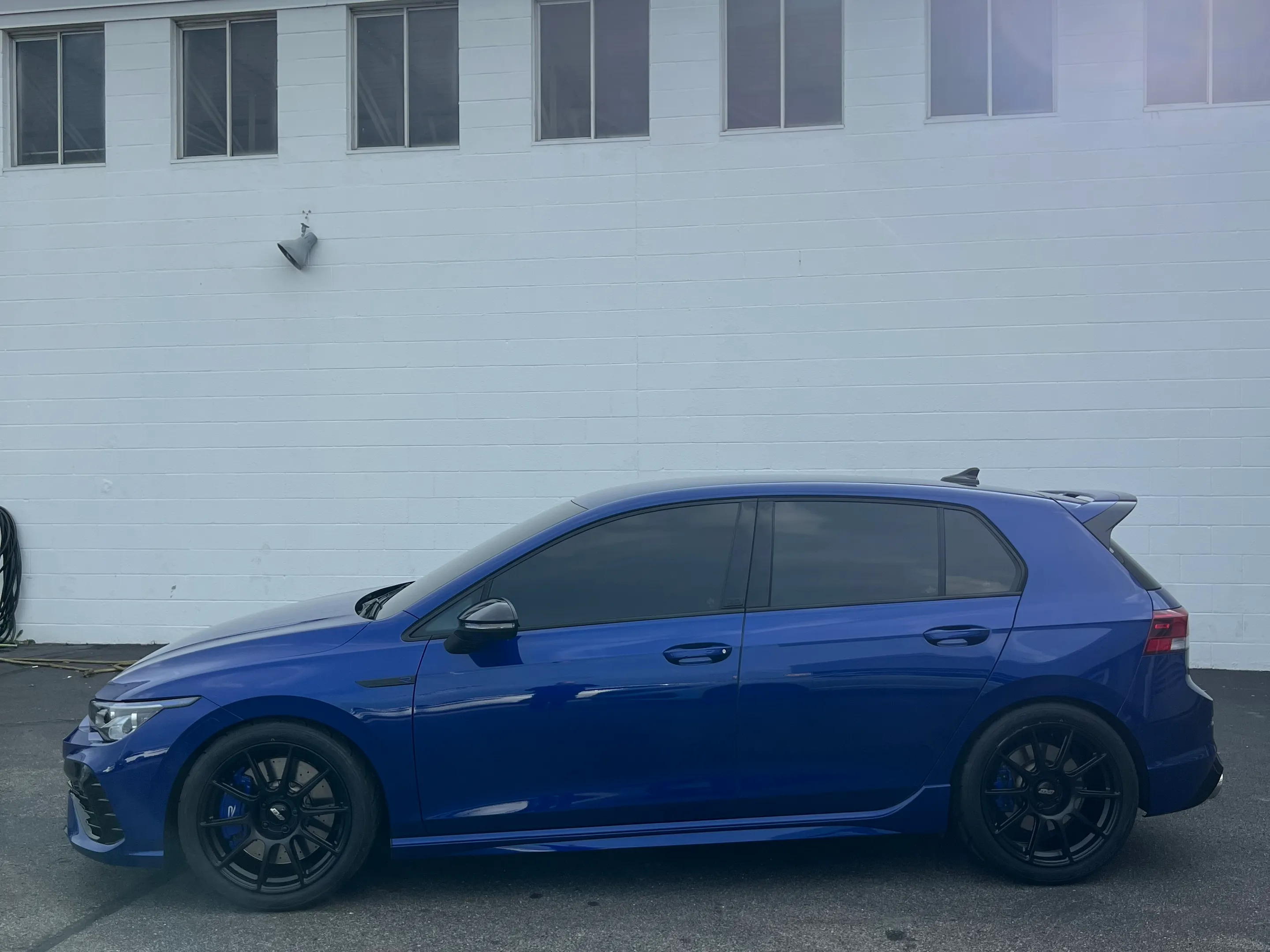 Blue VW MK8 Golf R with 18" SM-10 Apex wheels in Satin Black