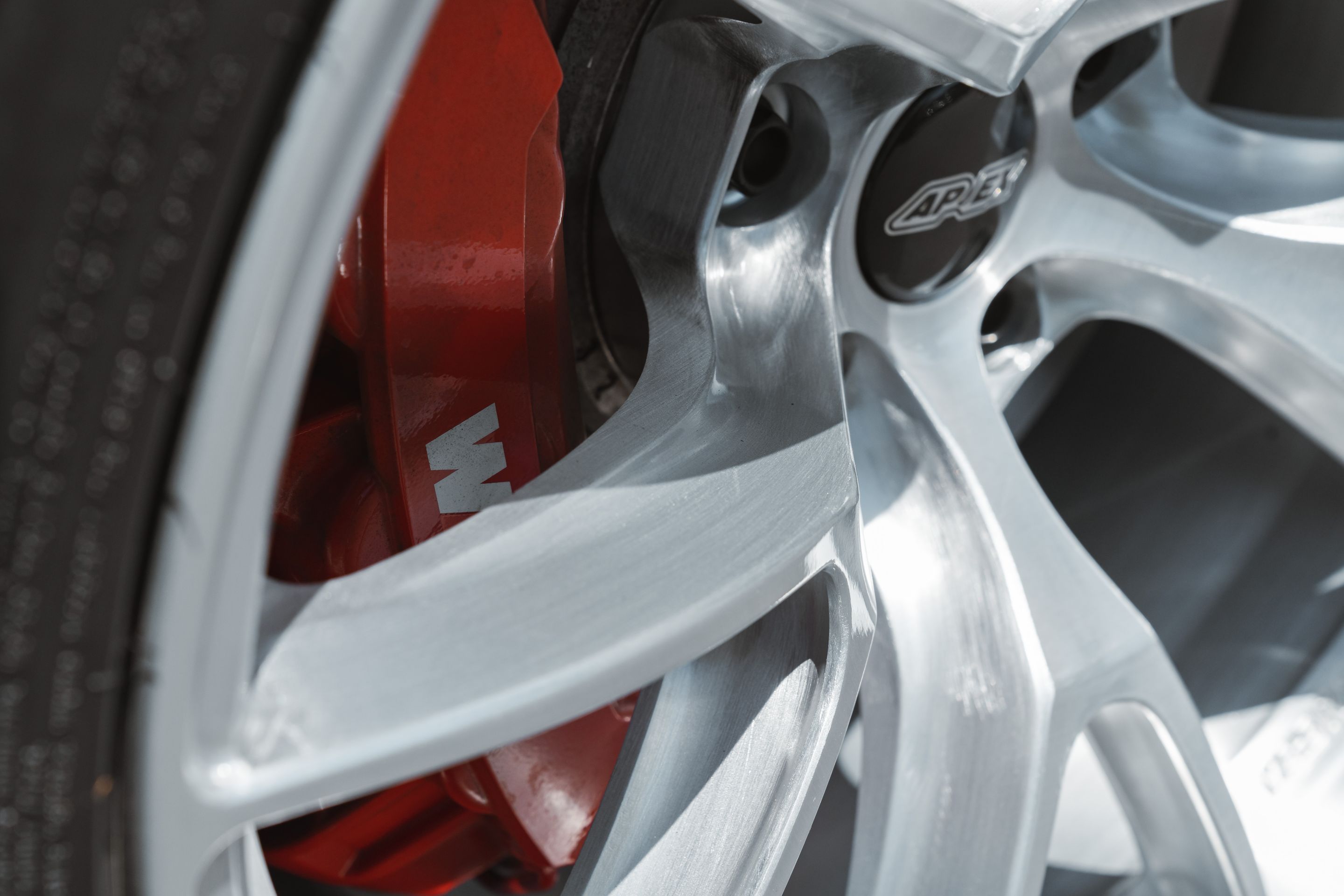 White BMW G82 Coupe M4 with 19" VS-5RS Apex wheels in Brushed Clear