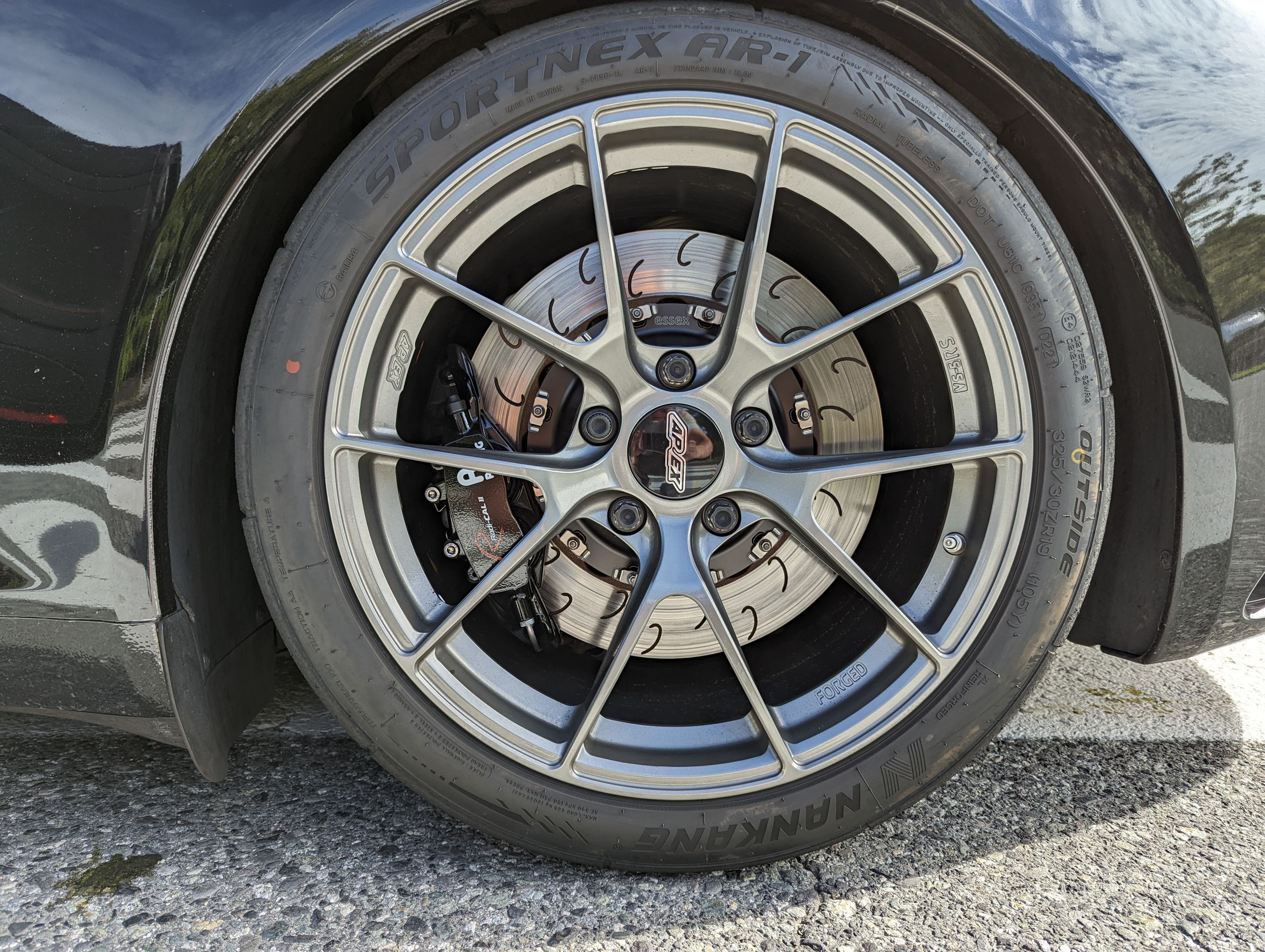 Black Porsche 911 991.2 Carrera T with 19" VS-5RS Apex wheels in Anthracite