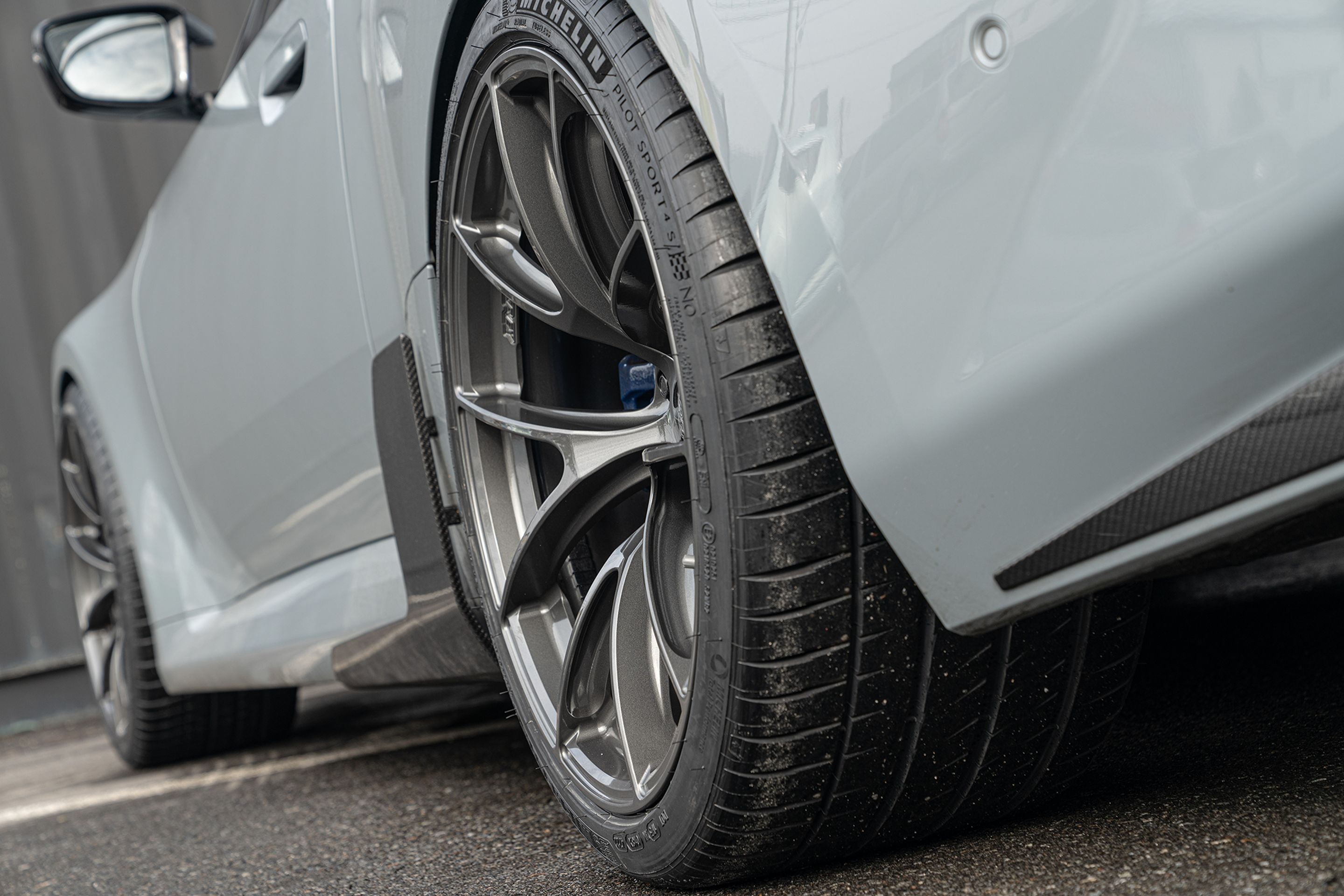 Grey BMW G87 M2 with 20" VS-5RS Apex wheels in Anthracite