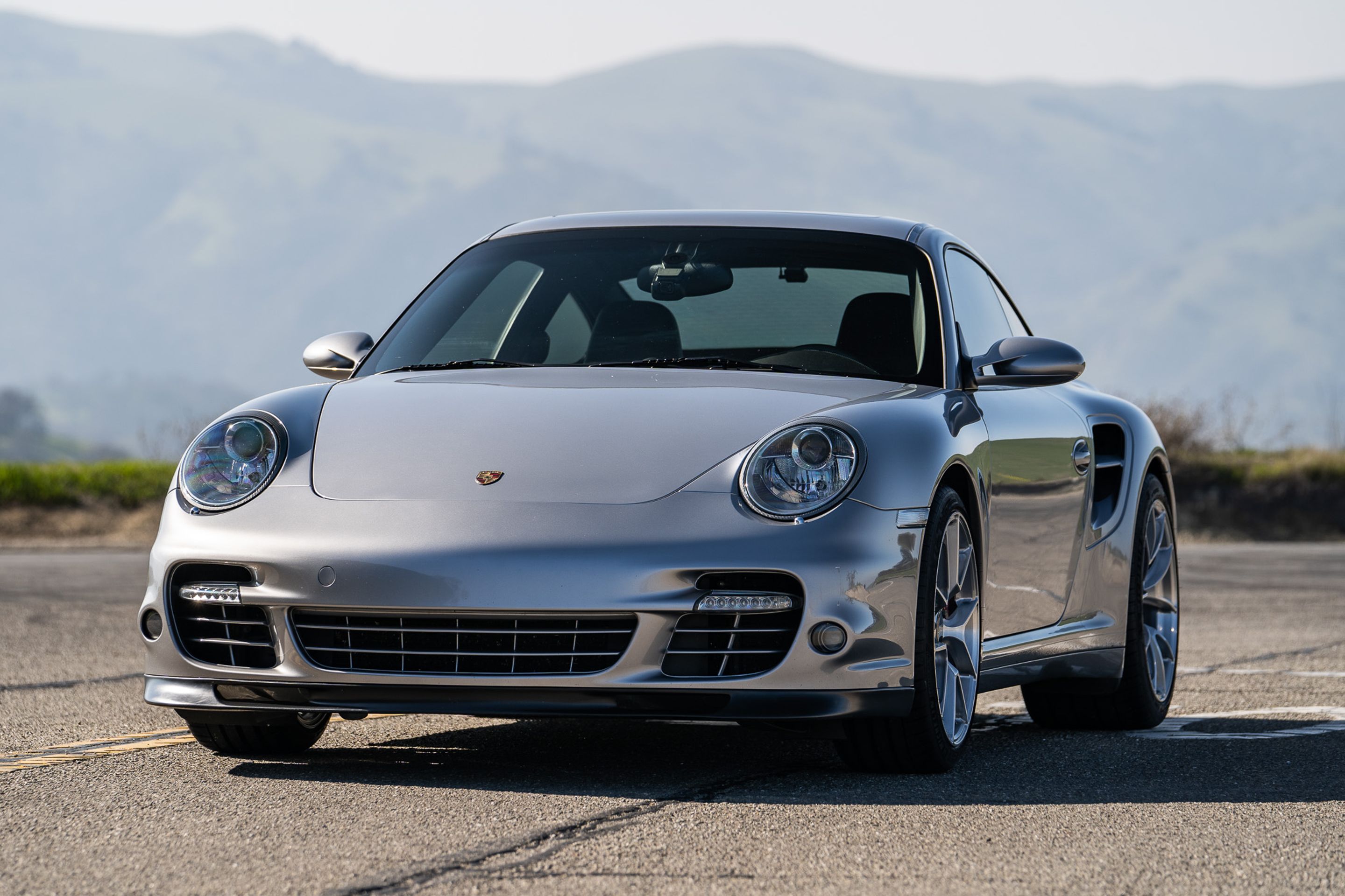 Silver Porsche 911 997 Turbo with 19" VS-5RS Apex wheels in Brushed Clear