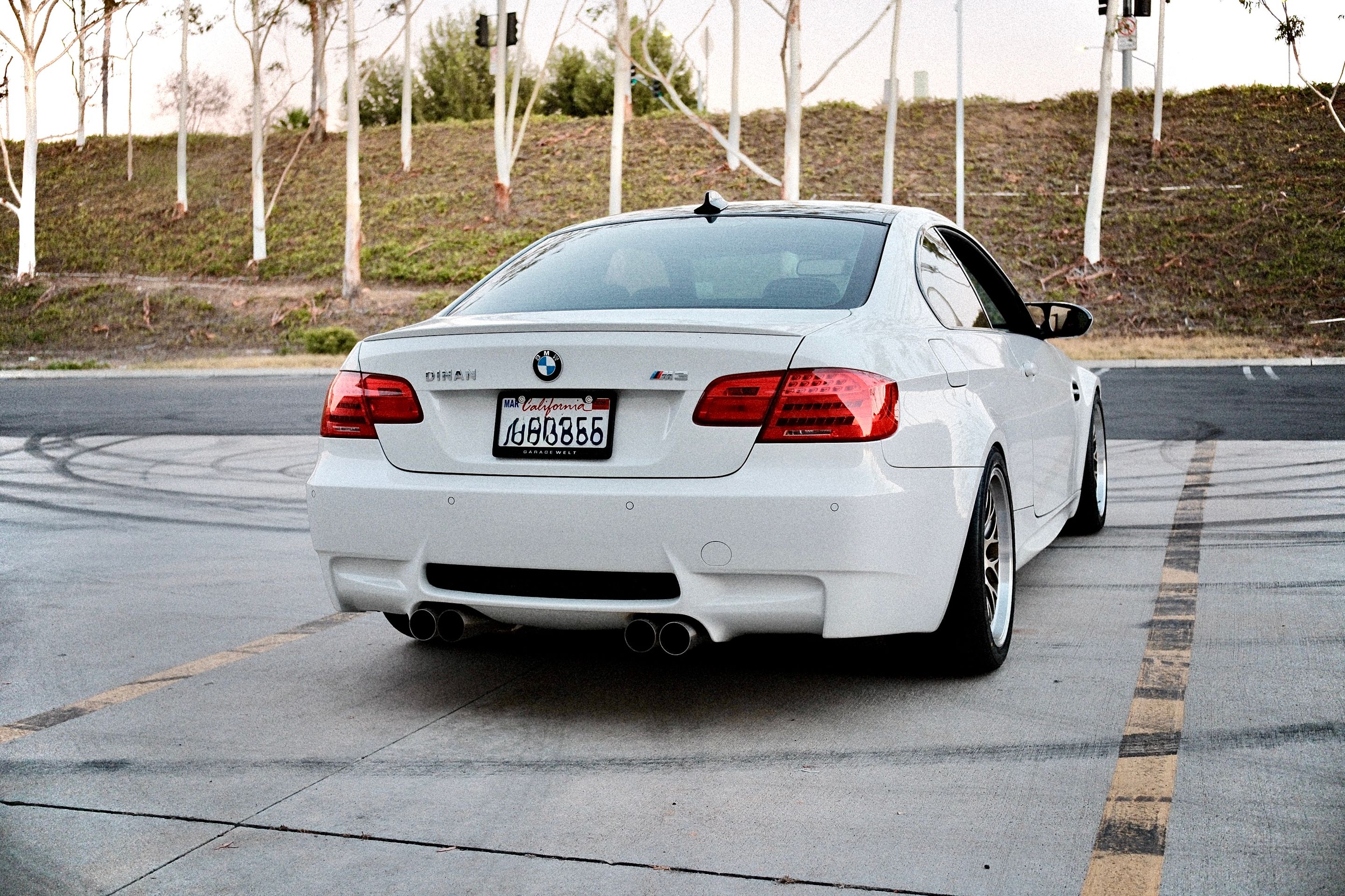 White BMW E92 Coupe M3 with 18" ML-10RT Apex wheels in Machined Lip Gloss Motorsport Gold