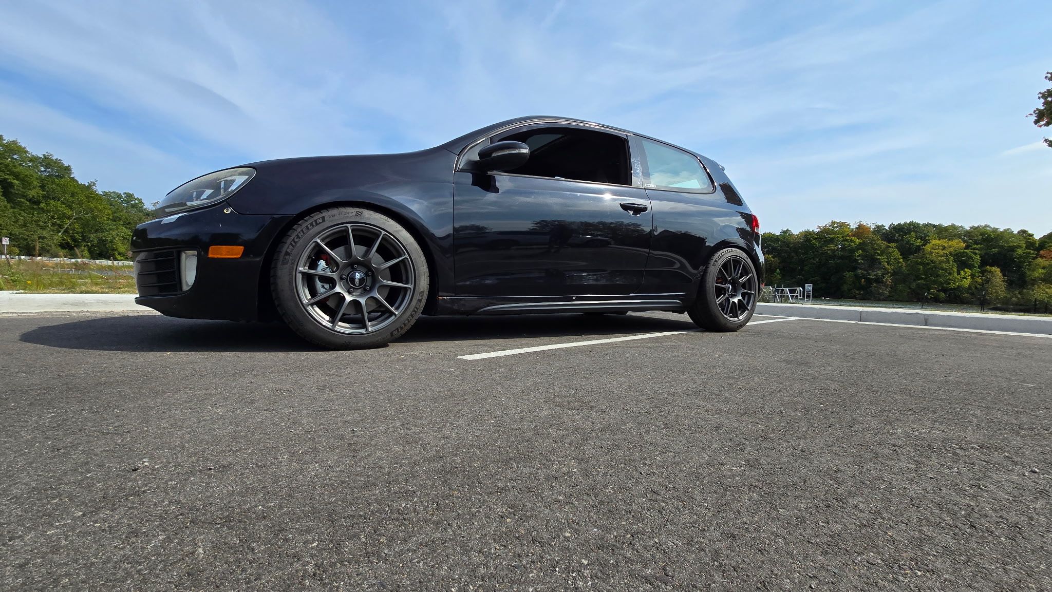 Black VW MK6 GTI with 17" SM-10 Apex wheels in Anthracite