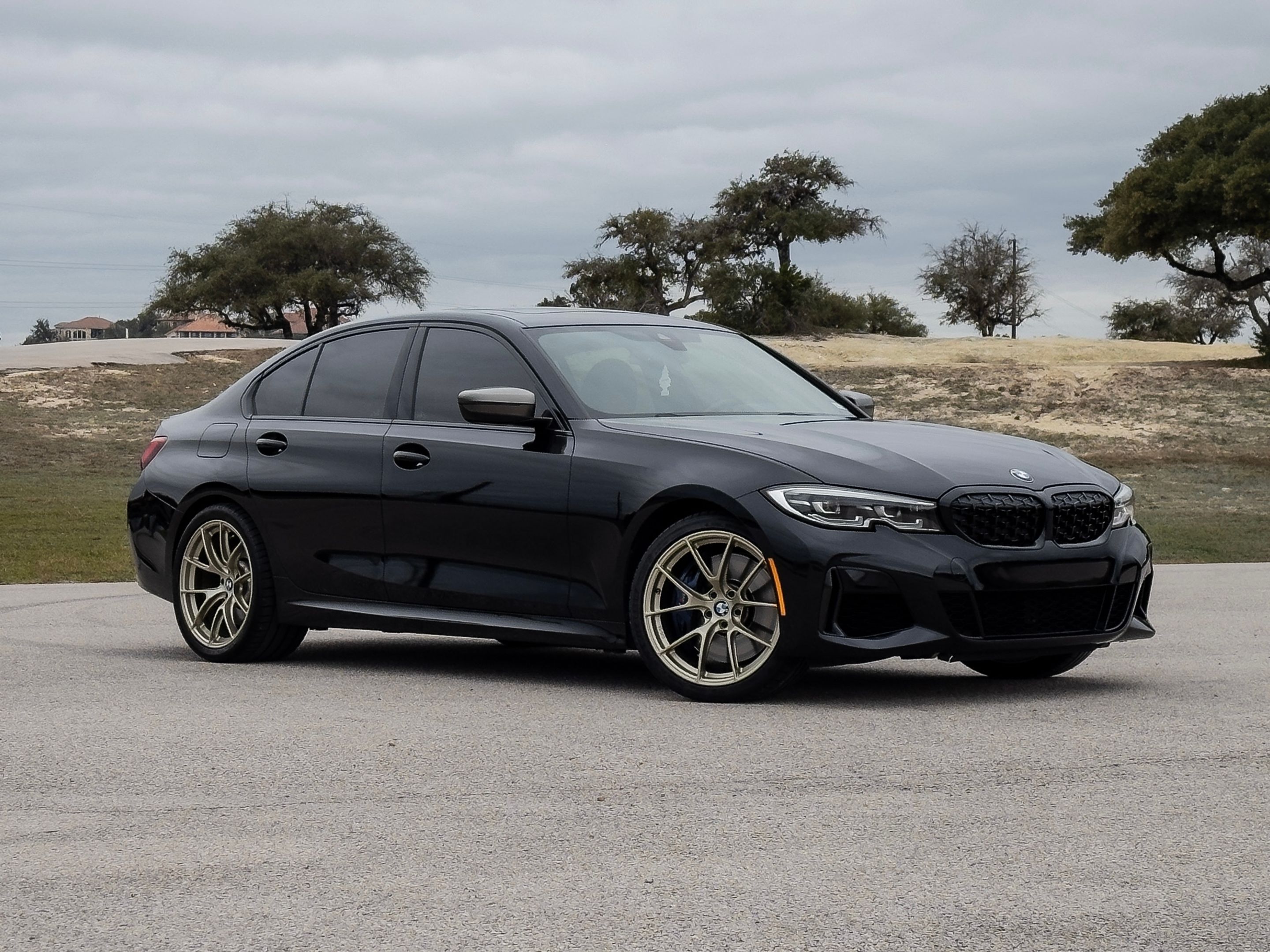 Grey BMW G20 Sedan 3 Series with 19" VS-5RS Apex wheels in Motorsport Gold