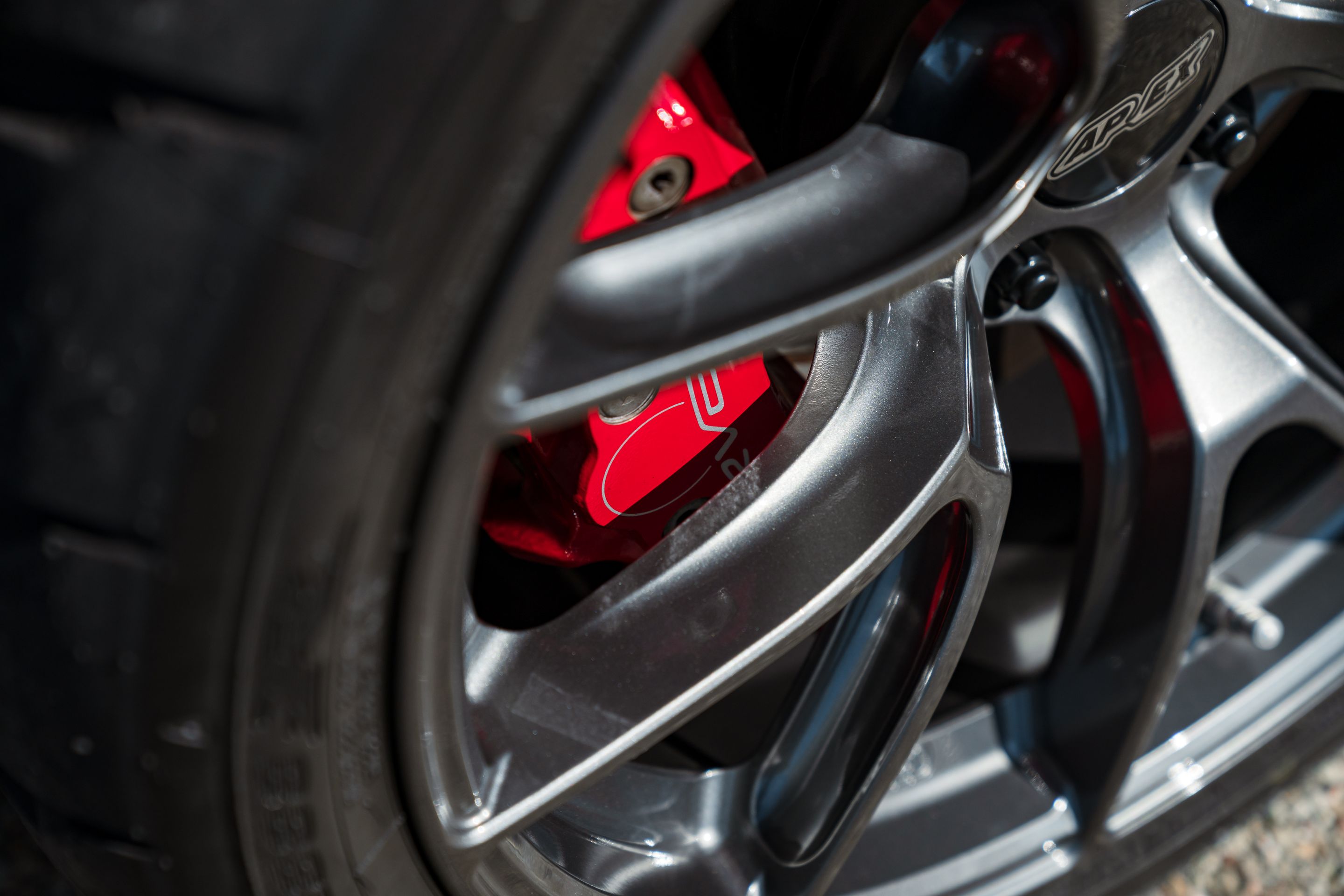 Blue Chevrolet C6 Corvette Z06 with 19" VS-5RS Apex wheels in Anthracite