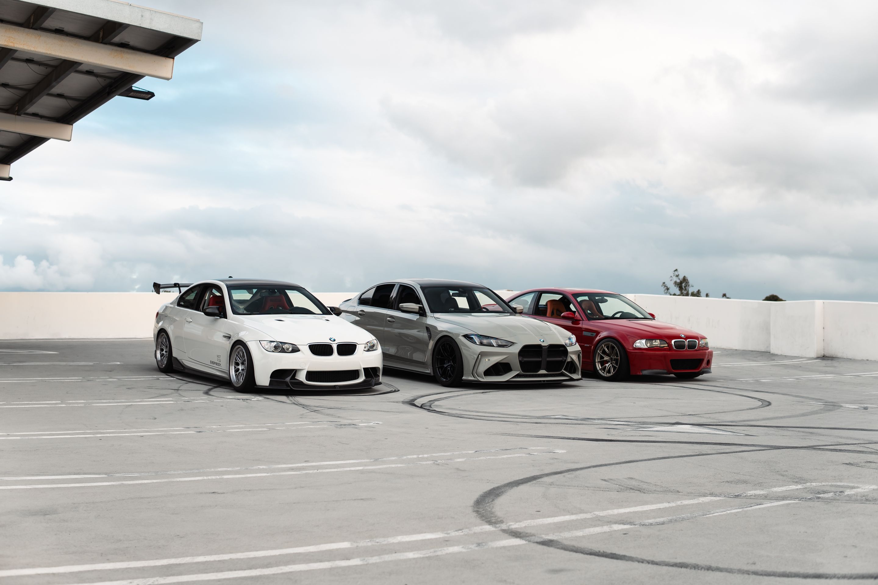 White BMW E92 Coupe M3 with 18" ML-10RT Apex wheels in Machined Lip Race Silver