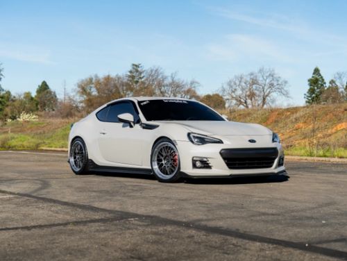 White Subaru BRZ - ML-10RT in Machined Lip Anthracite