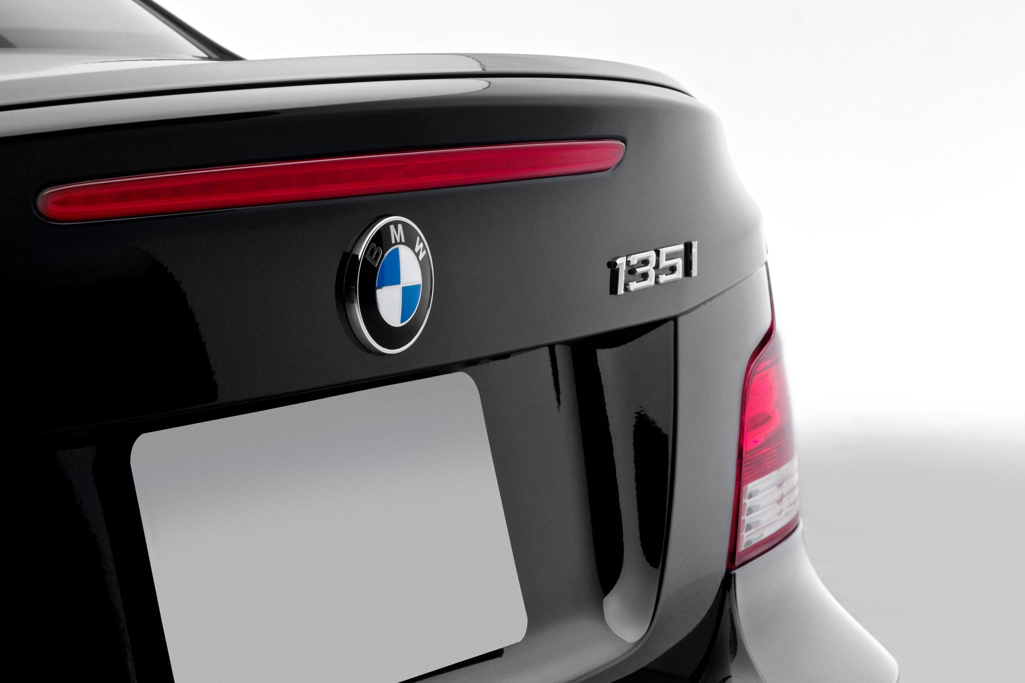 Black BMW E82 Coupe 1 Series with 18" ARC-8 Apex wheels in Satin Black