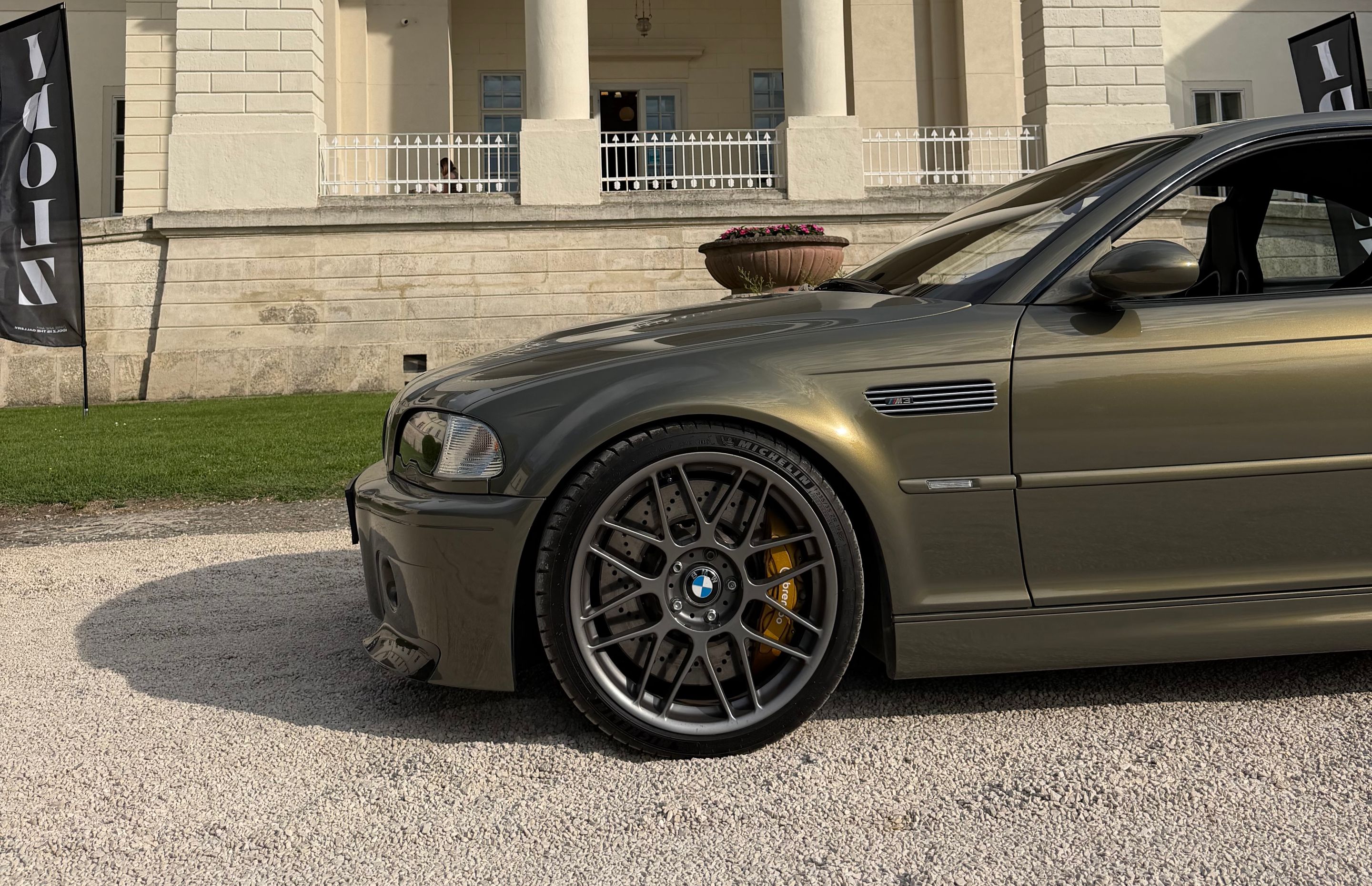 Multicolor BMW E46 M3 with 19" ARC-8 Apex wheels in Anthracite
