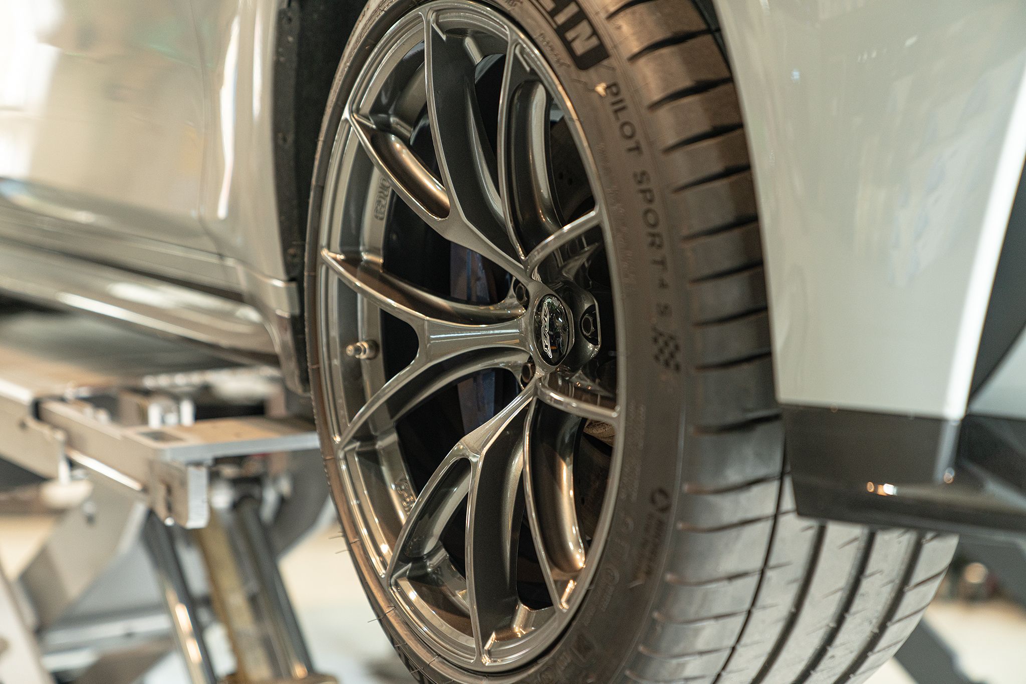 Grey BMW G80 M3 with 19"/20" VS-5RS Apex wheels in Anthracite