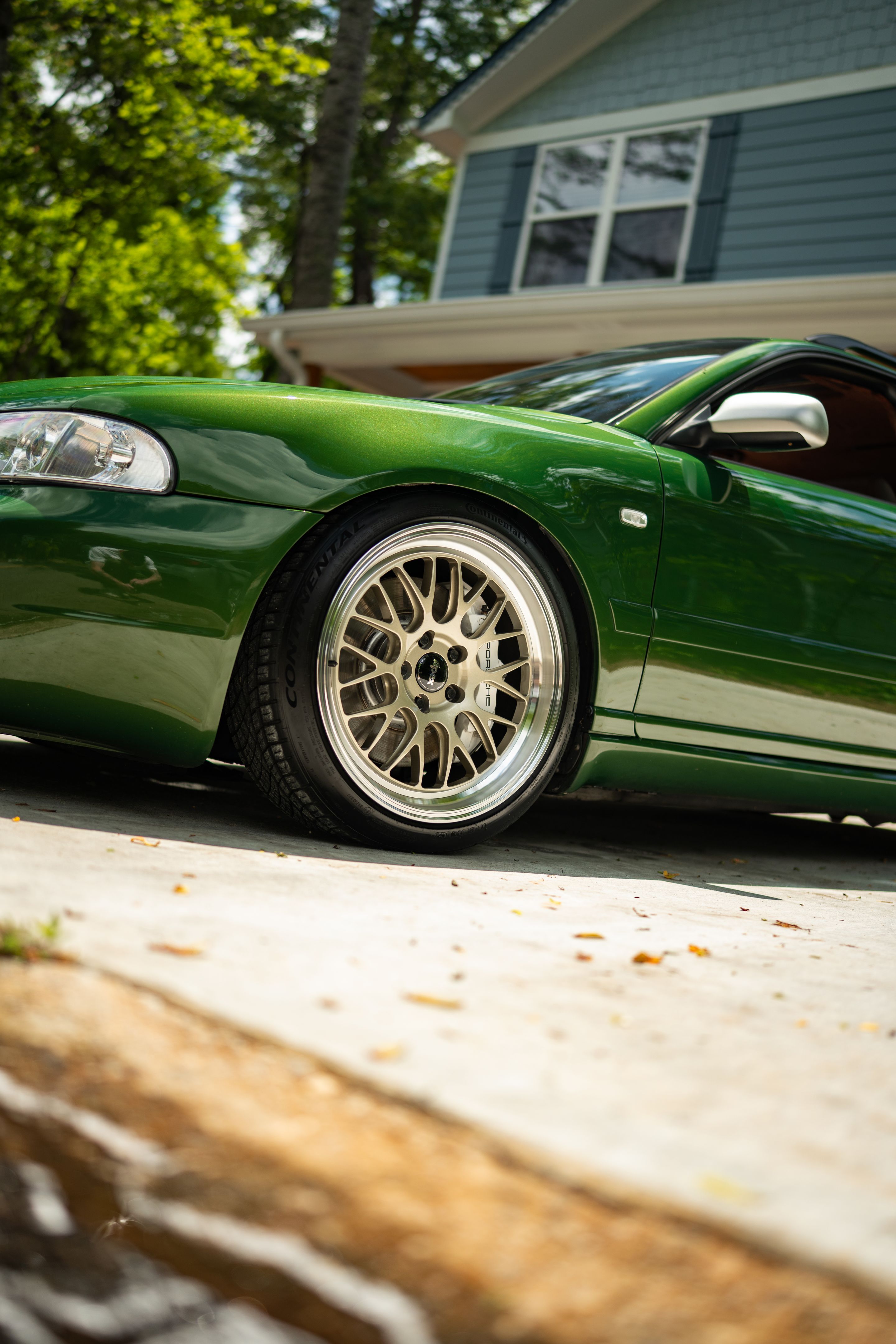 Green Audi B5 S4 Avant/Wagon with 18" ML-10RT Apex wheels in Machined Lip Gloss Motorsport Gold