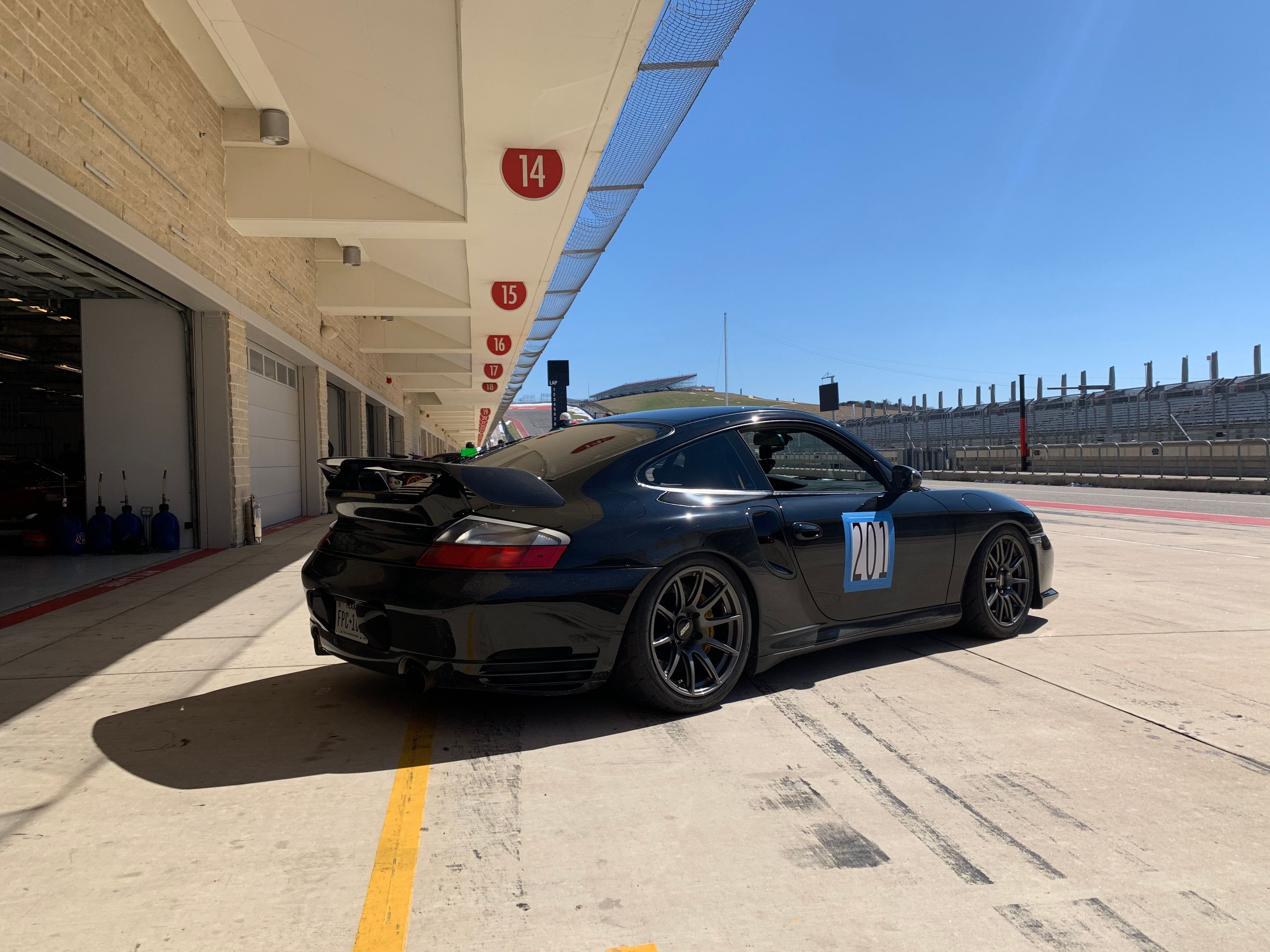 Black Porsche 911 996 GT2 with 18" SM-10 Apex wheels in Anthracite