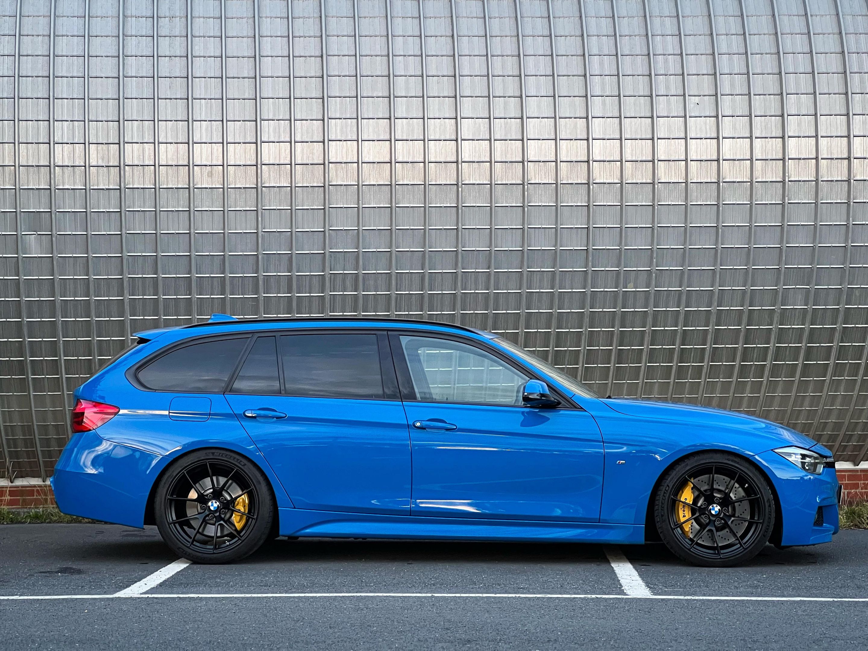 Blue BMW F31 Wagon 3 Series with 19" VS-5RS Apex wheels in Satin Black