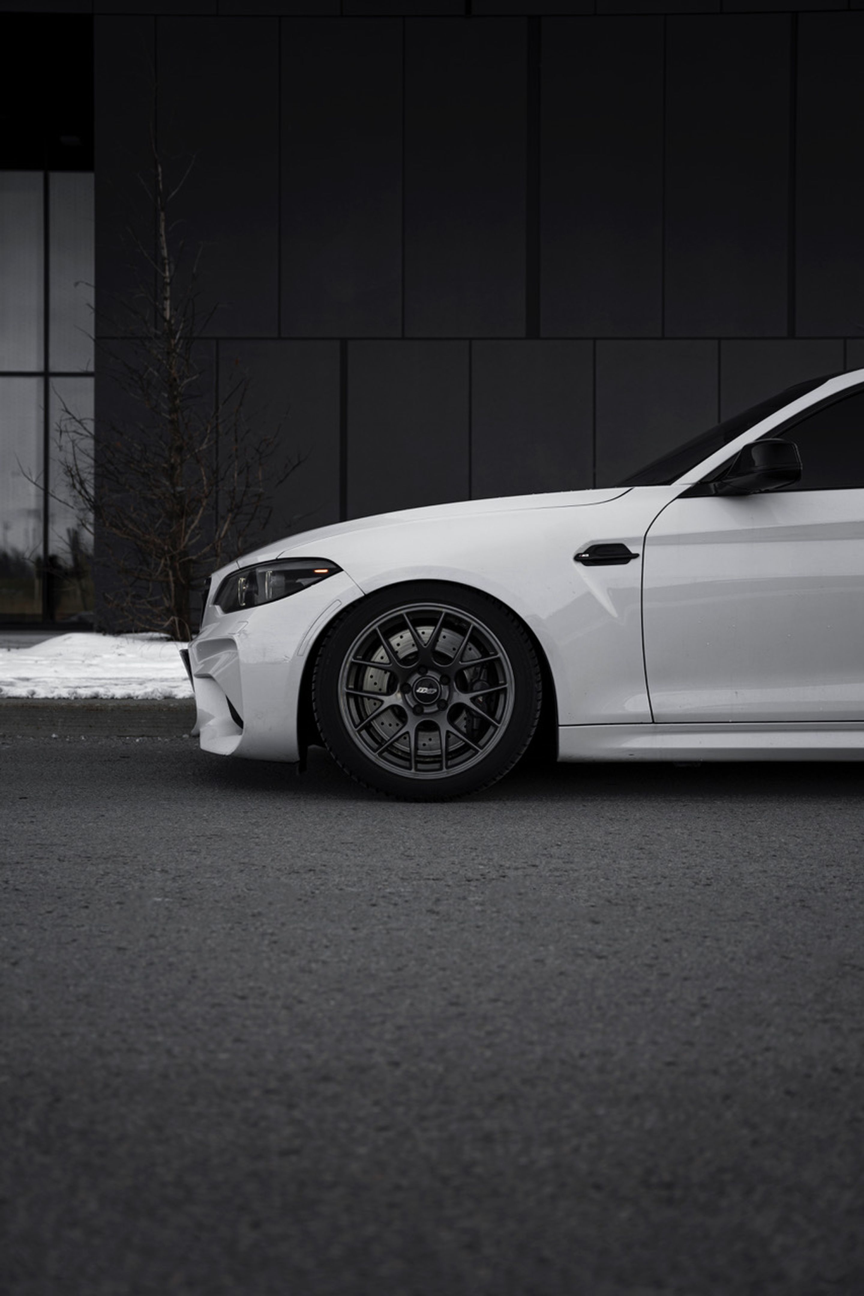 White BMW F87 M2 with 18" EC-7 Apex wheels in Anthracite