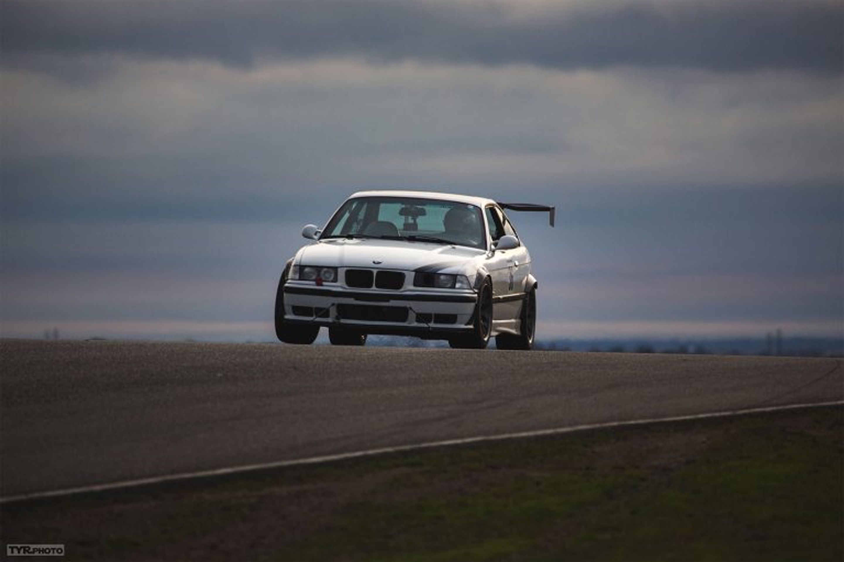 Silver BMW E36 M3 with 17" ARC-8 Apex wheels in Anthracite