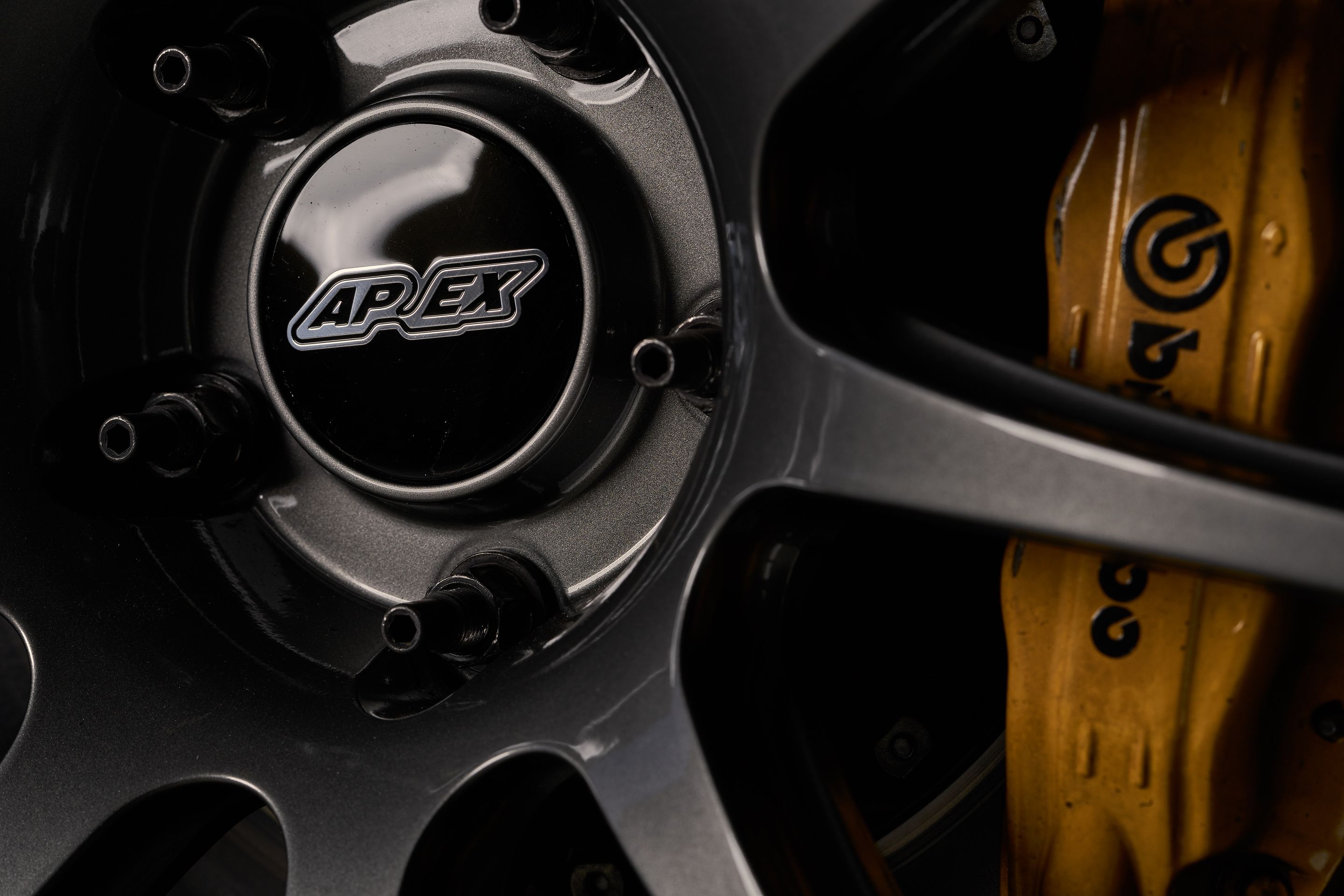 Silver BMW E46 M3 with 19" SM-10 Apex wheels in Anthracite