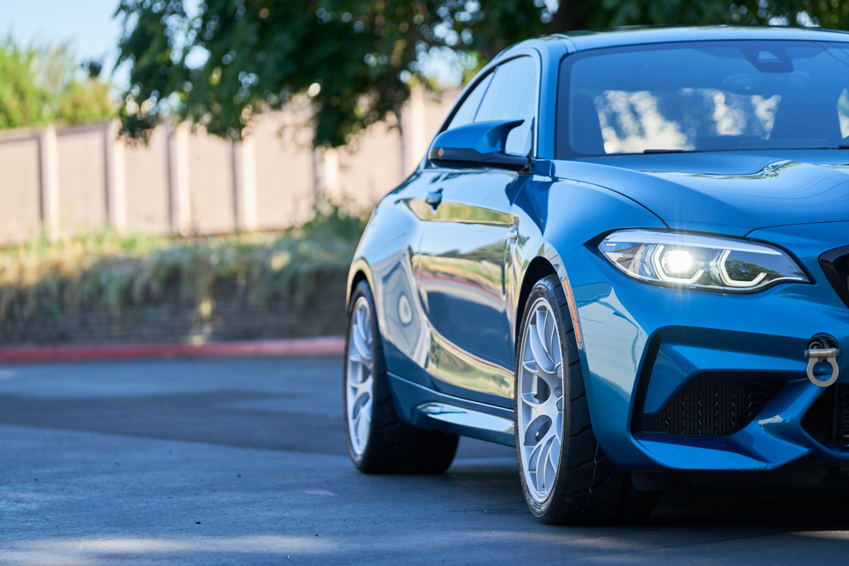 Blue BMW F87 M2 with 19" EC-7 Apex wheels in Race Silver