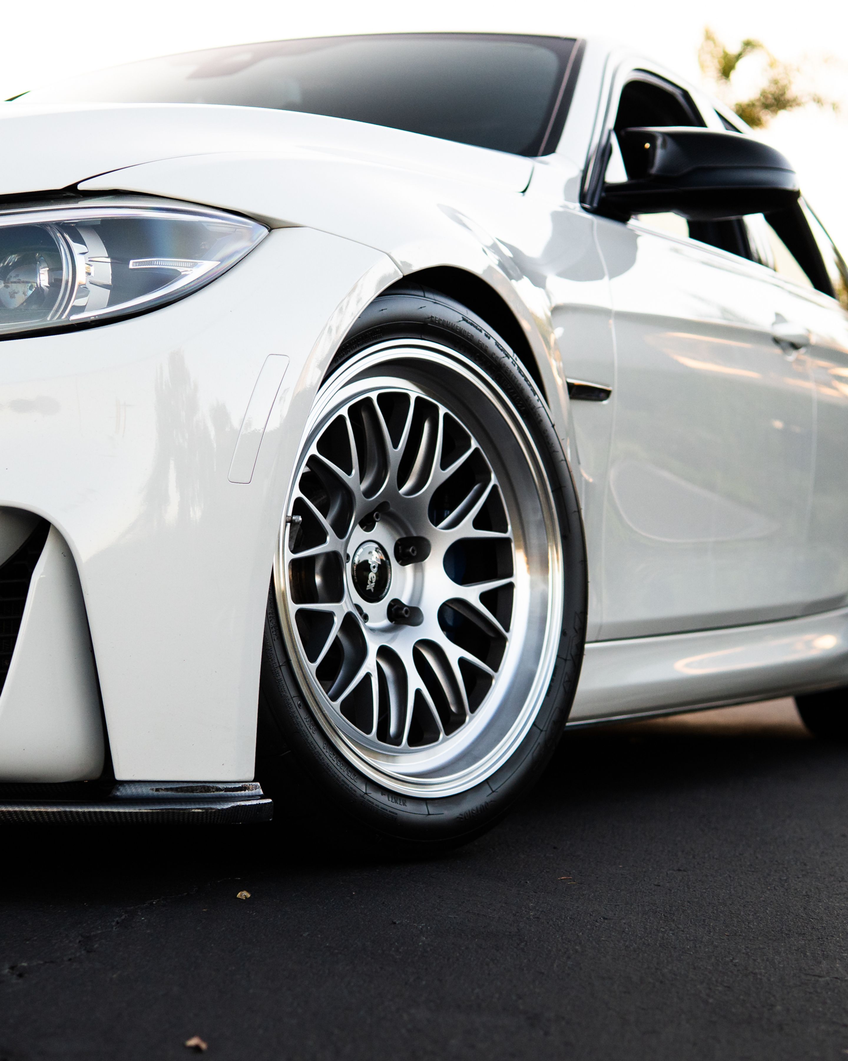 White BMW F80 M3 with 18" ML-10RT Apex wheels in Machined Lip Race Silver