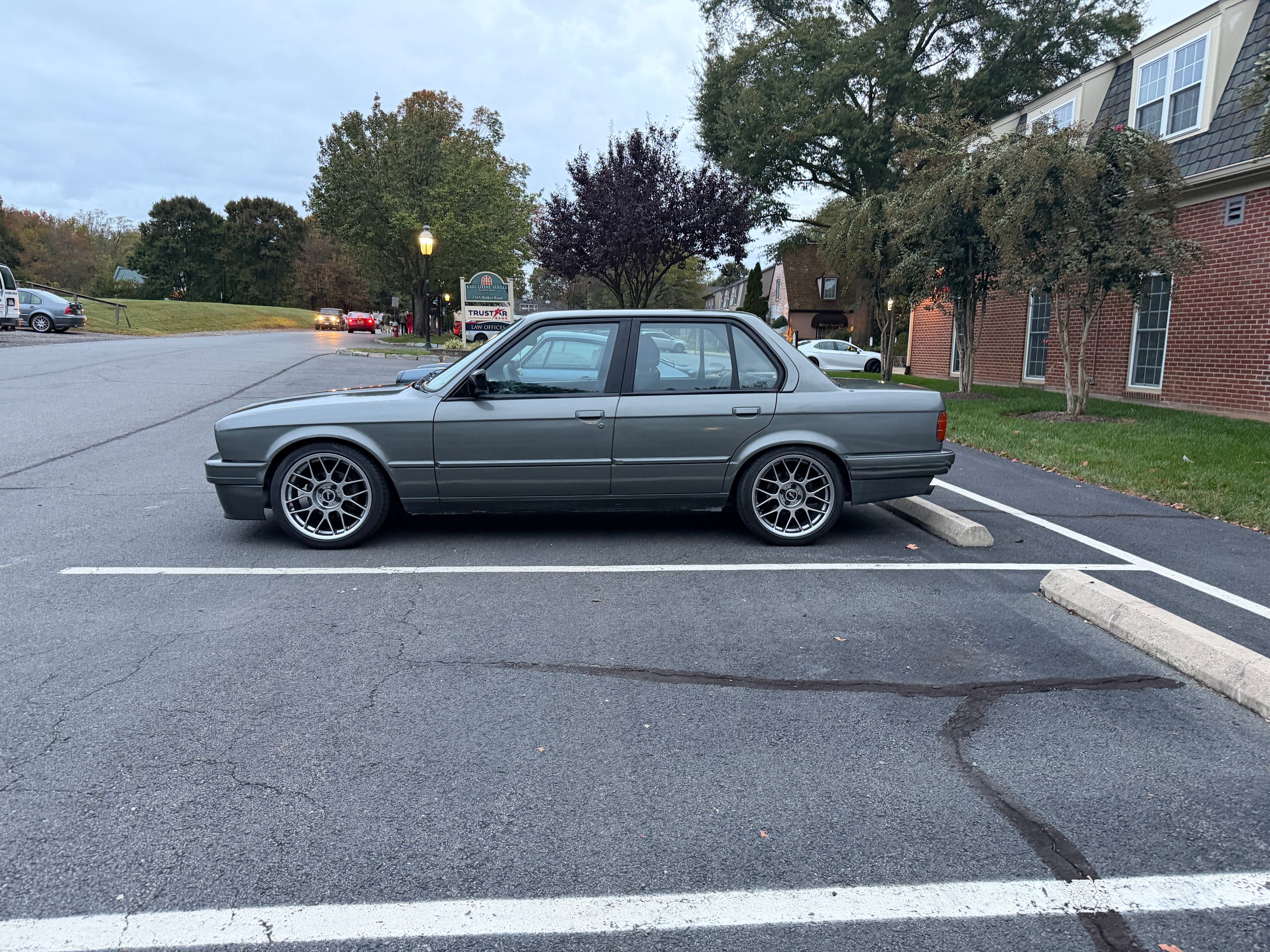 Grey BMW E30 3 Series with 17" ARC-8 Apex wheels in Hyper Black