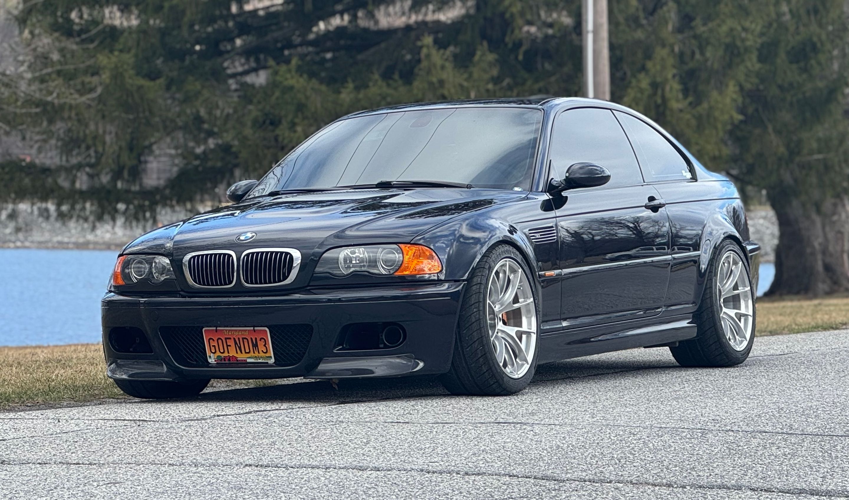 Black BMW E46 M3 with 18" VS-5RS Apex wheels in Brushed Clear