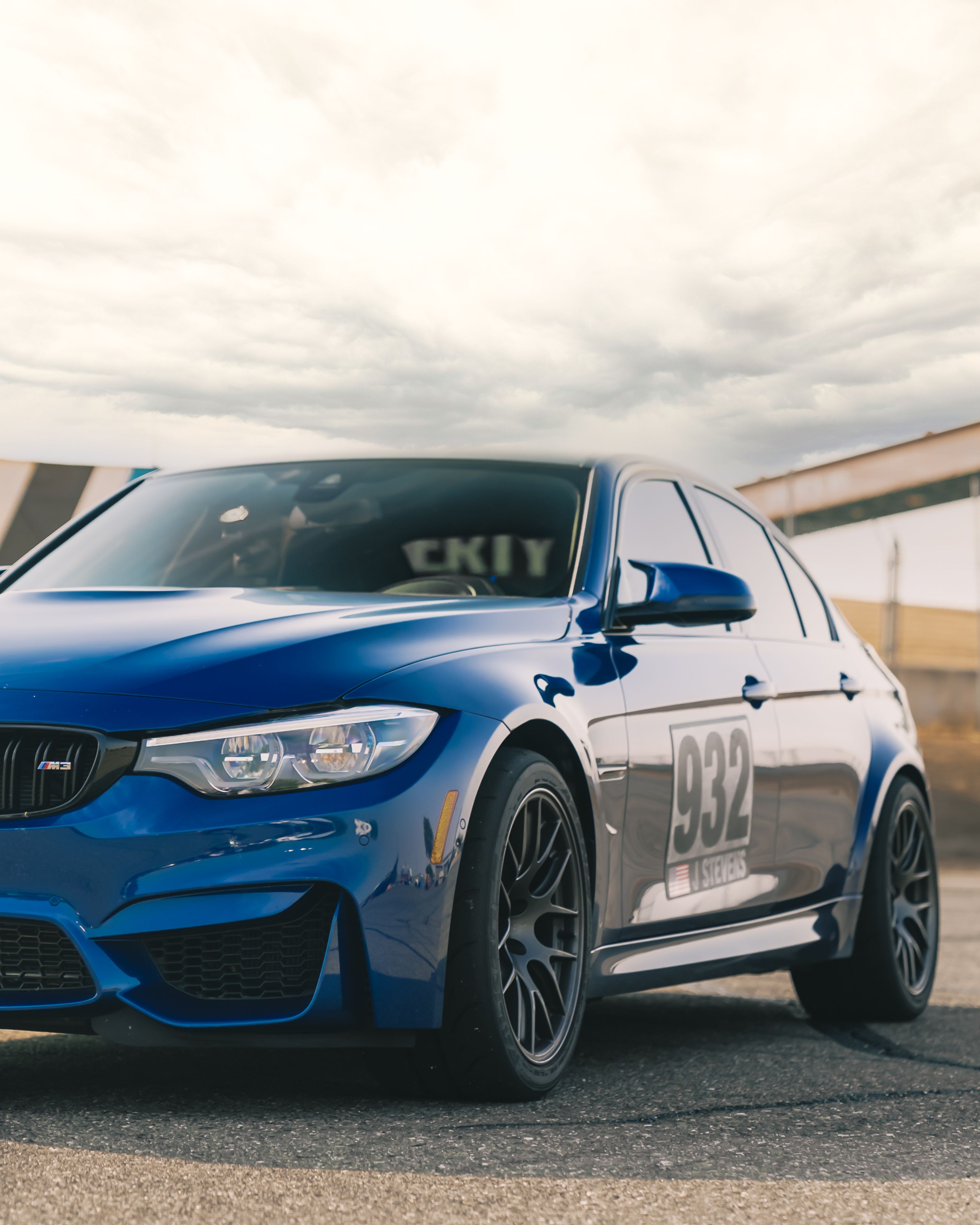 Blue BMW F80 M3 with 18" EC-7R Apex wheels in Anthracite