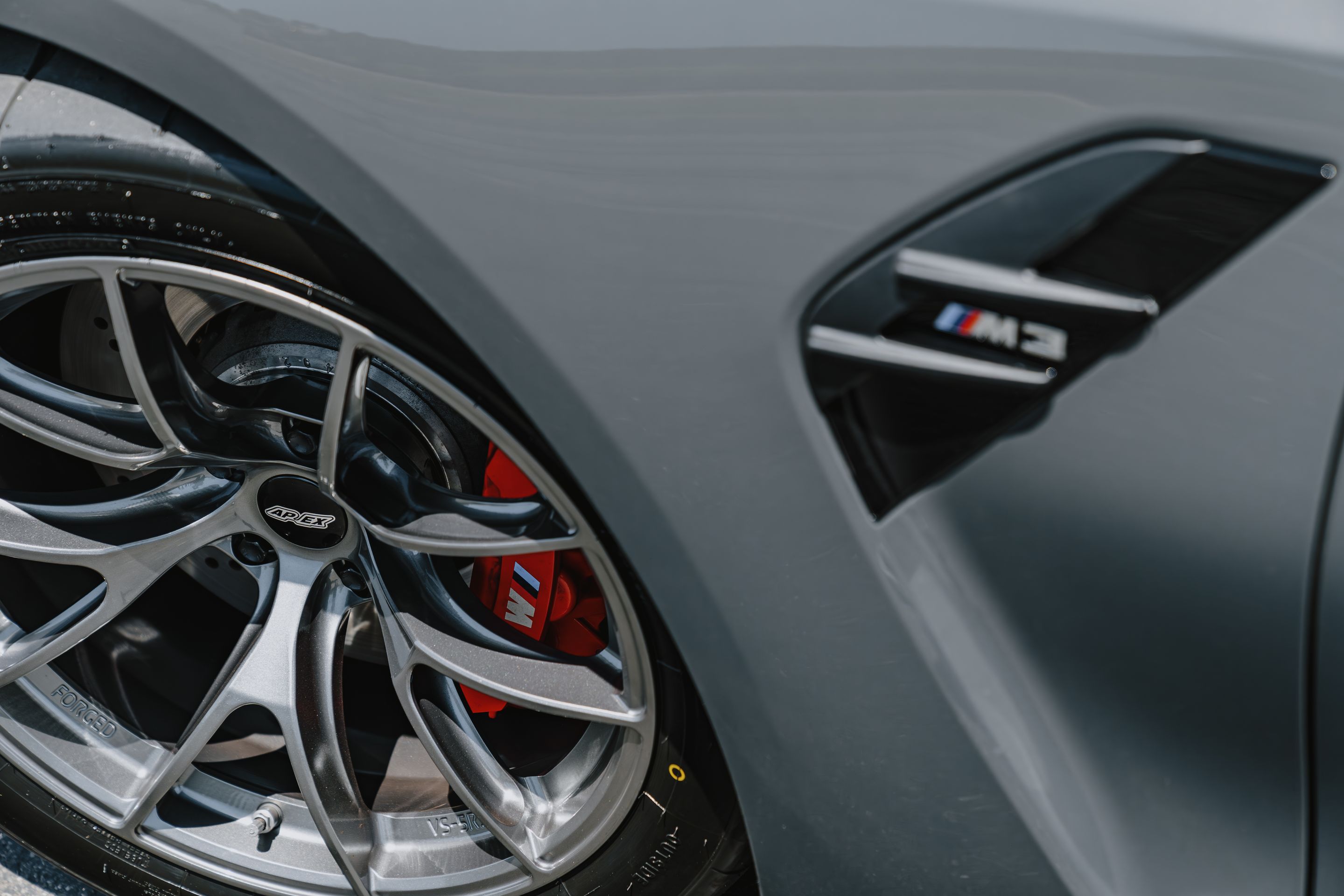 Grey BMW G80 M3 with 18" VS-5RS Apex wheels in Anthracite