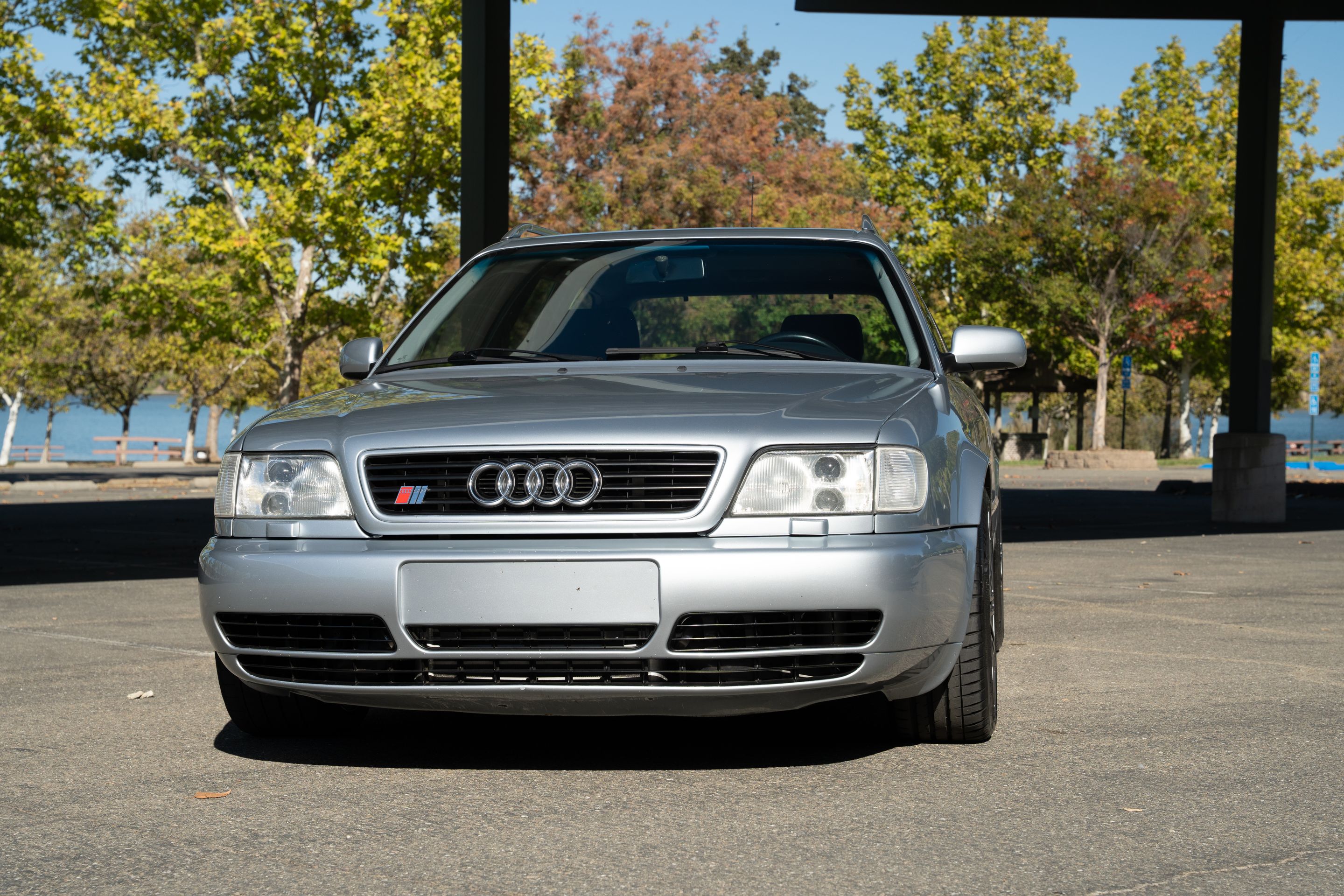 Silver Audi C4 S6 Avant/Wagon with 18" TC-10RT Apex wheels in Anthracite