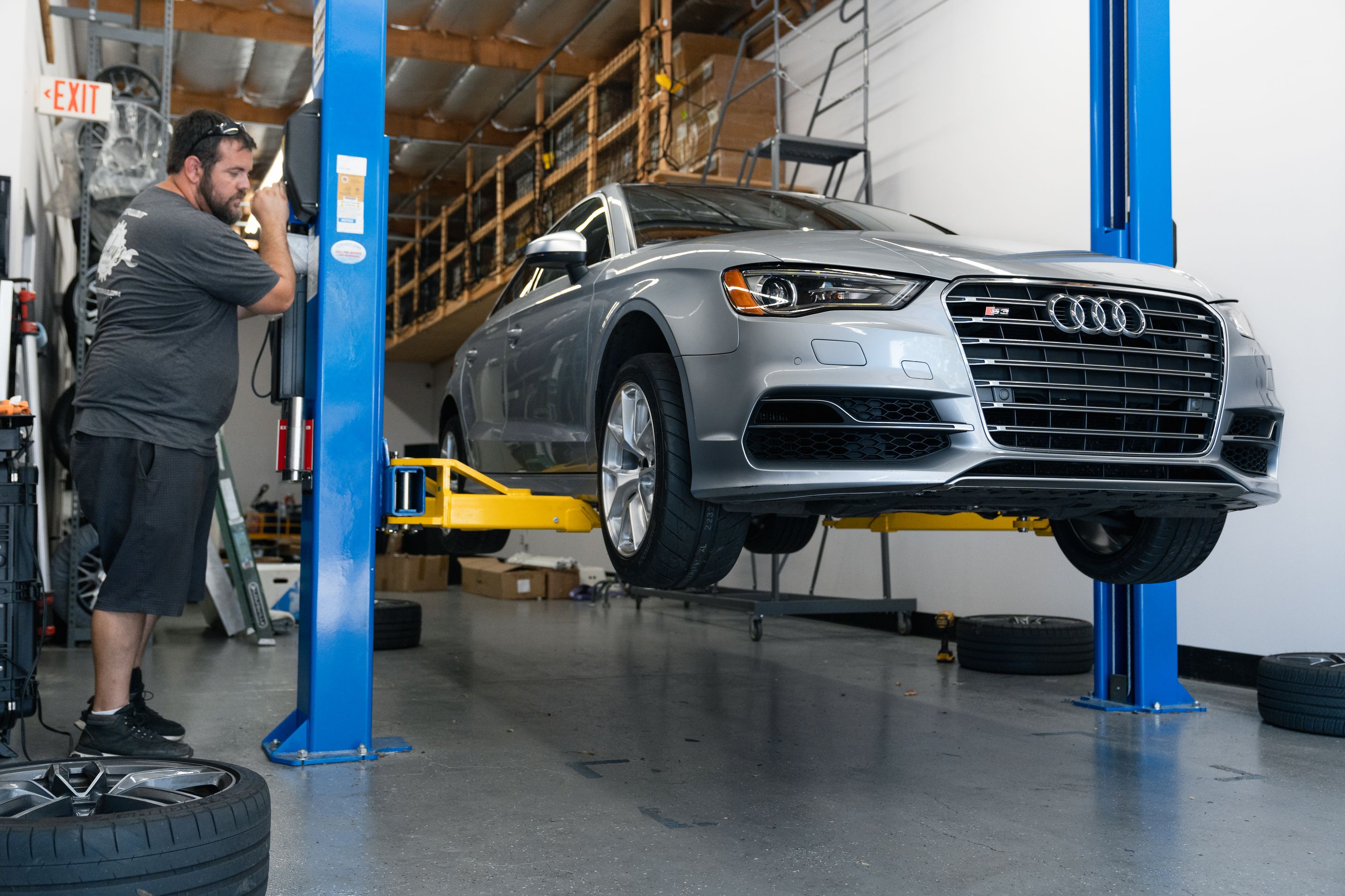 Silver Audi 8V S3 with 17" VS-5RS Apex wheels in Brushed Clear