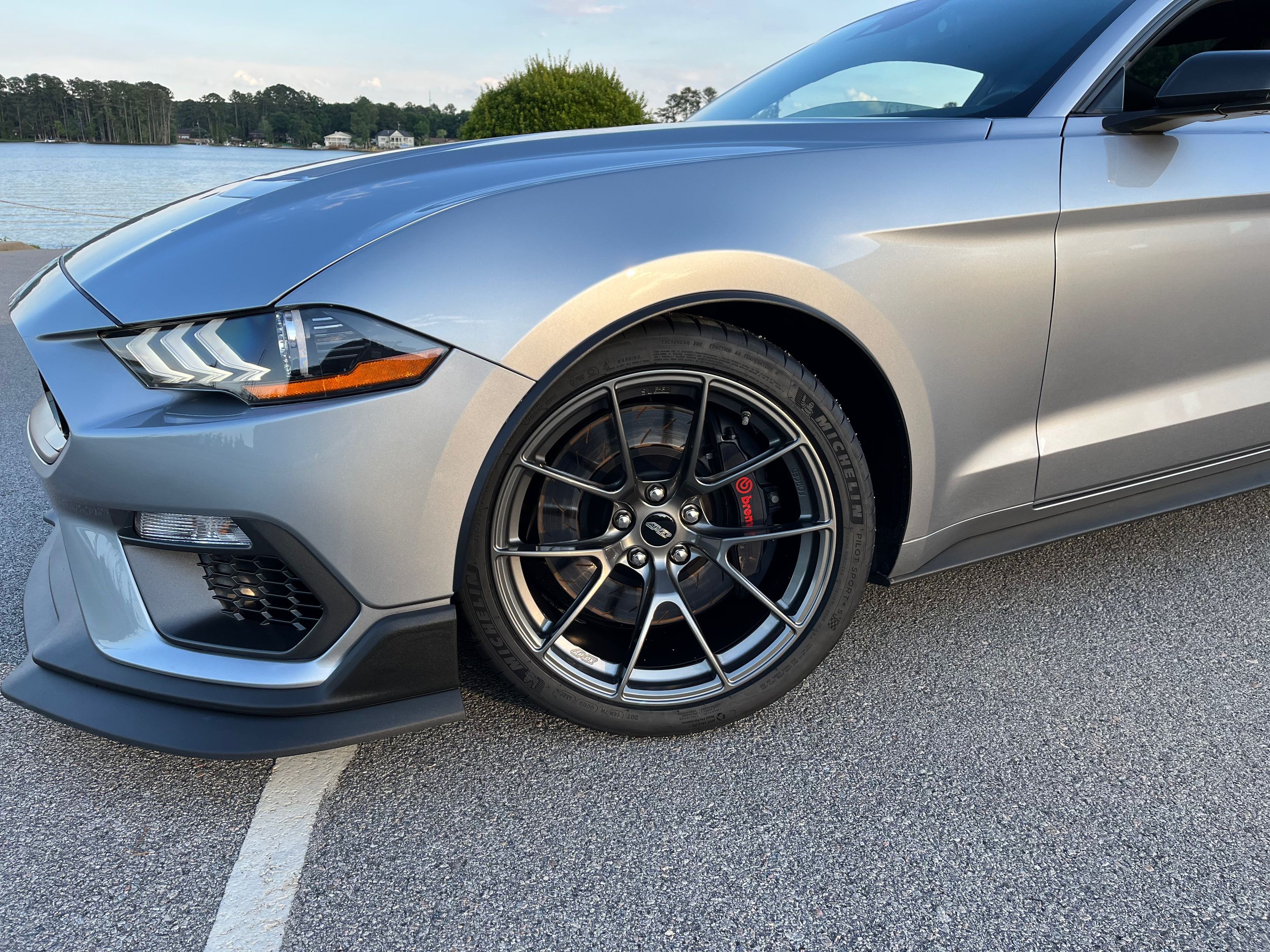 Silver Ford S550 Mustang Mach 1 with 19" VS-5RS Apex wheels in Anthracite