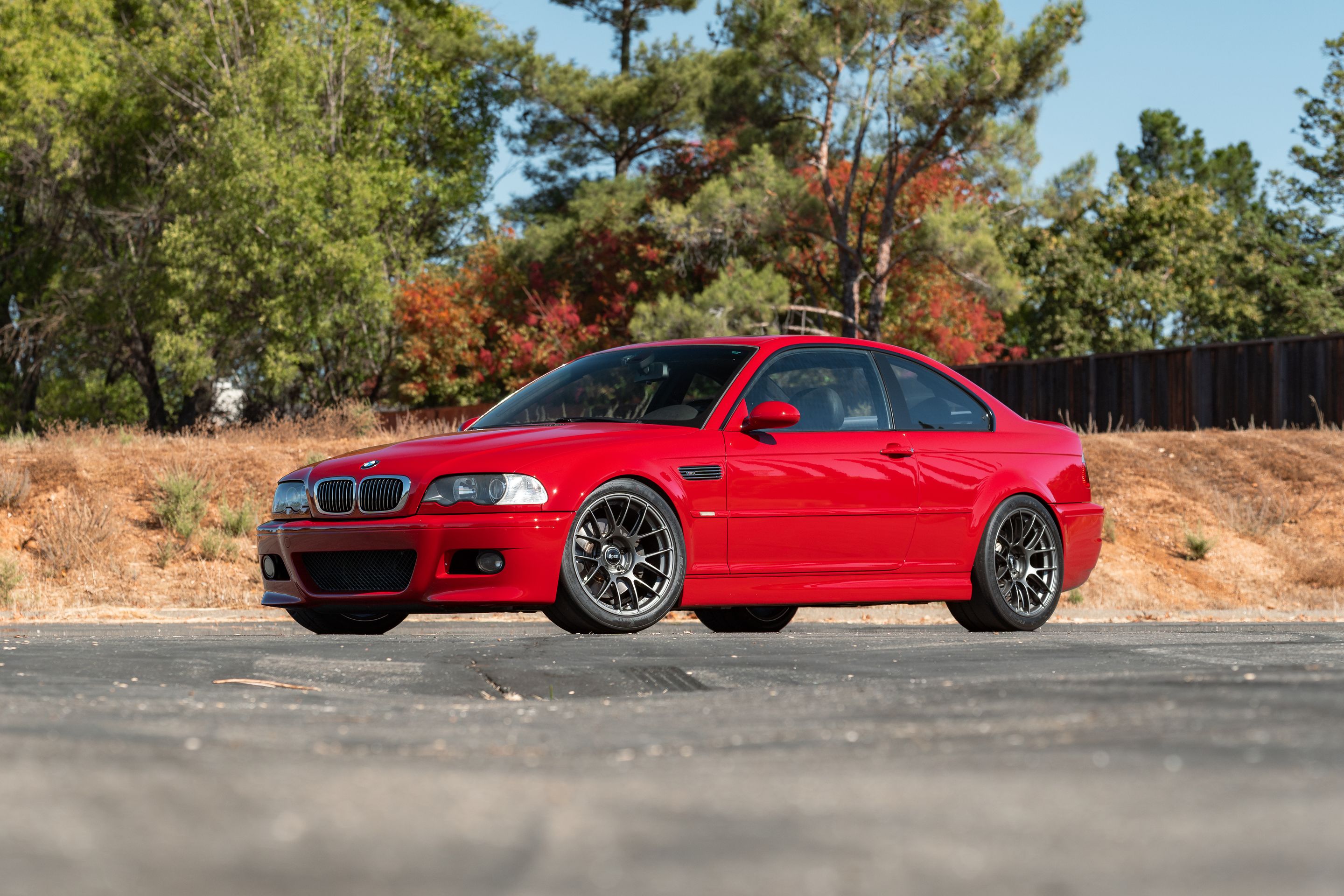 Red BMW E46 M3 with 18" EC-7RS Apex wheels in Anthracite