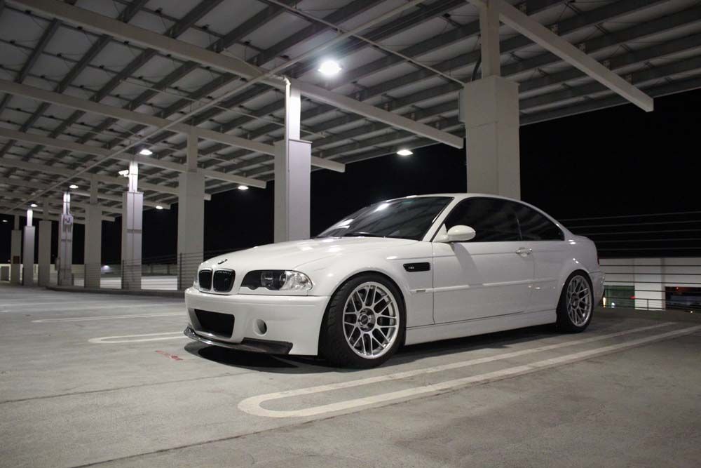 White BMW E46 M3 with 18" ARC-8 Apex wheels in Hyper Silver