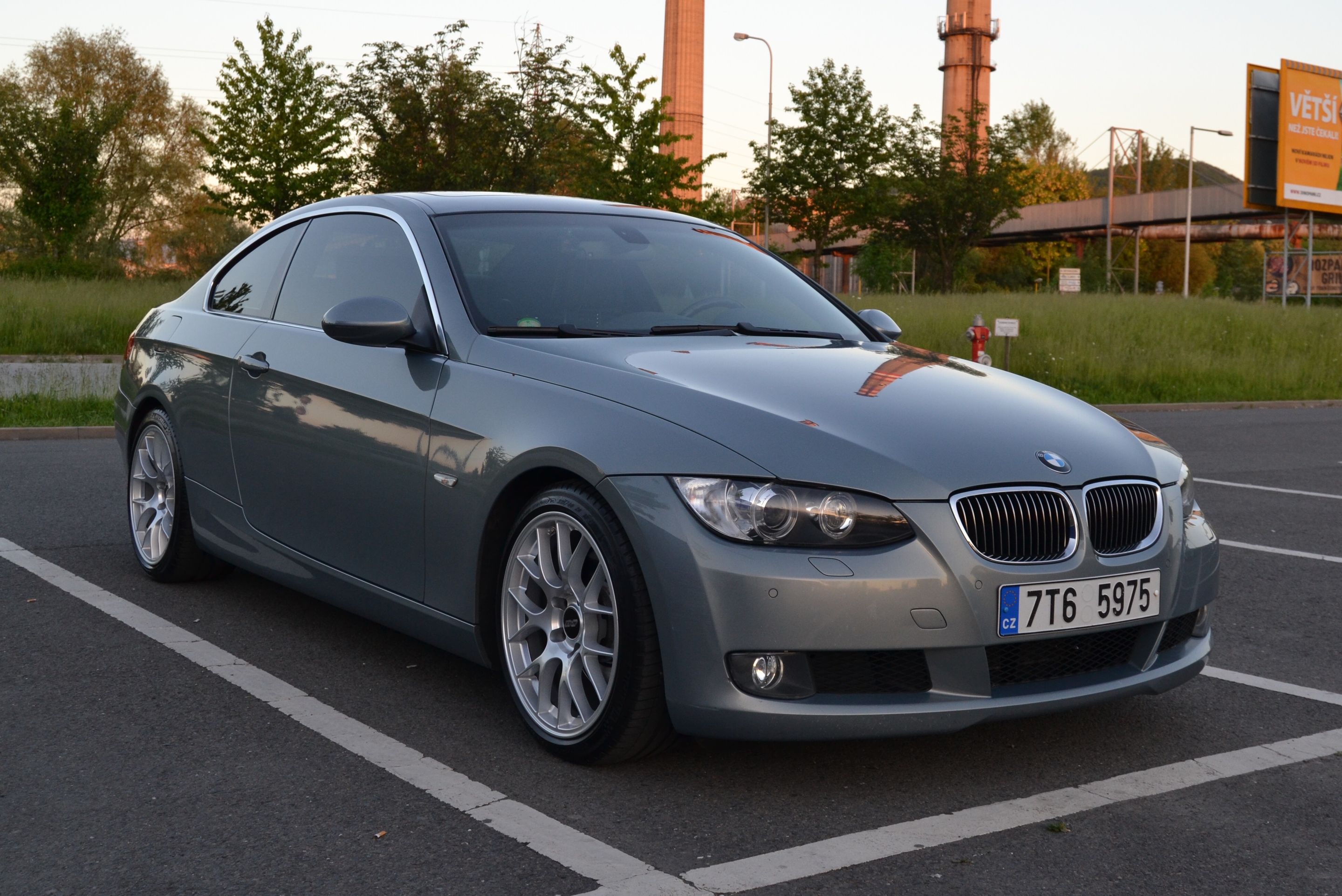 Grey BMW E92 Coupe 3 Series with 18" EC-7 Apex wheels in Race Silver