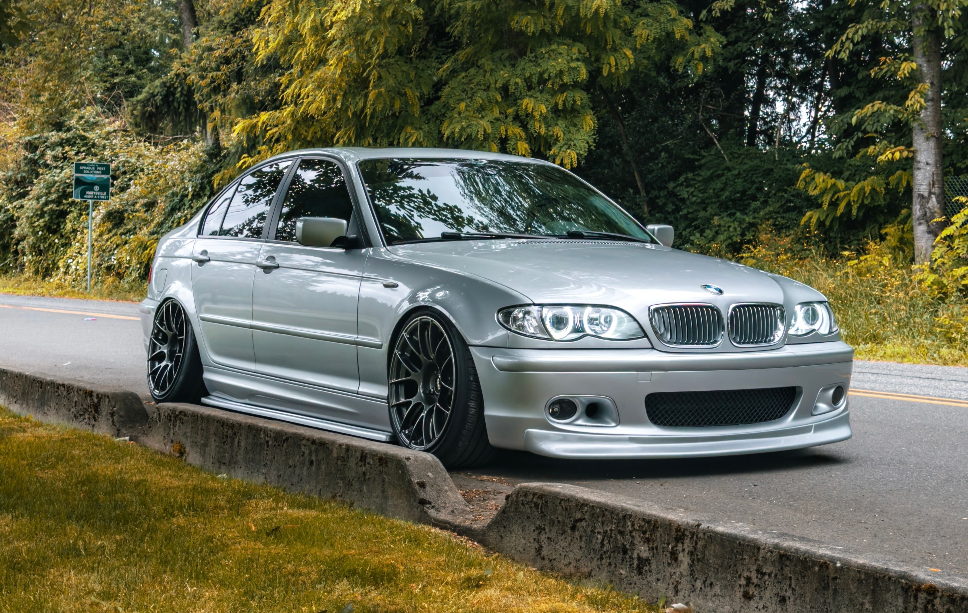 Silver BMW 3 Series - EC-7RS in Anthracite