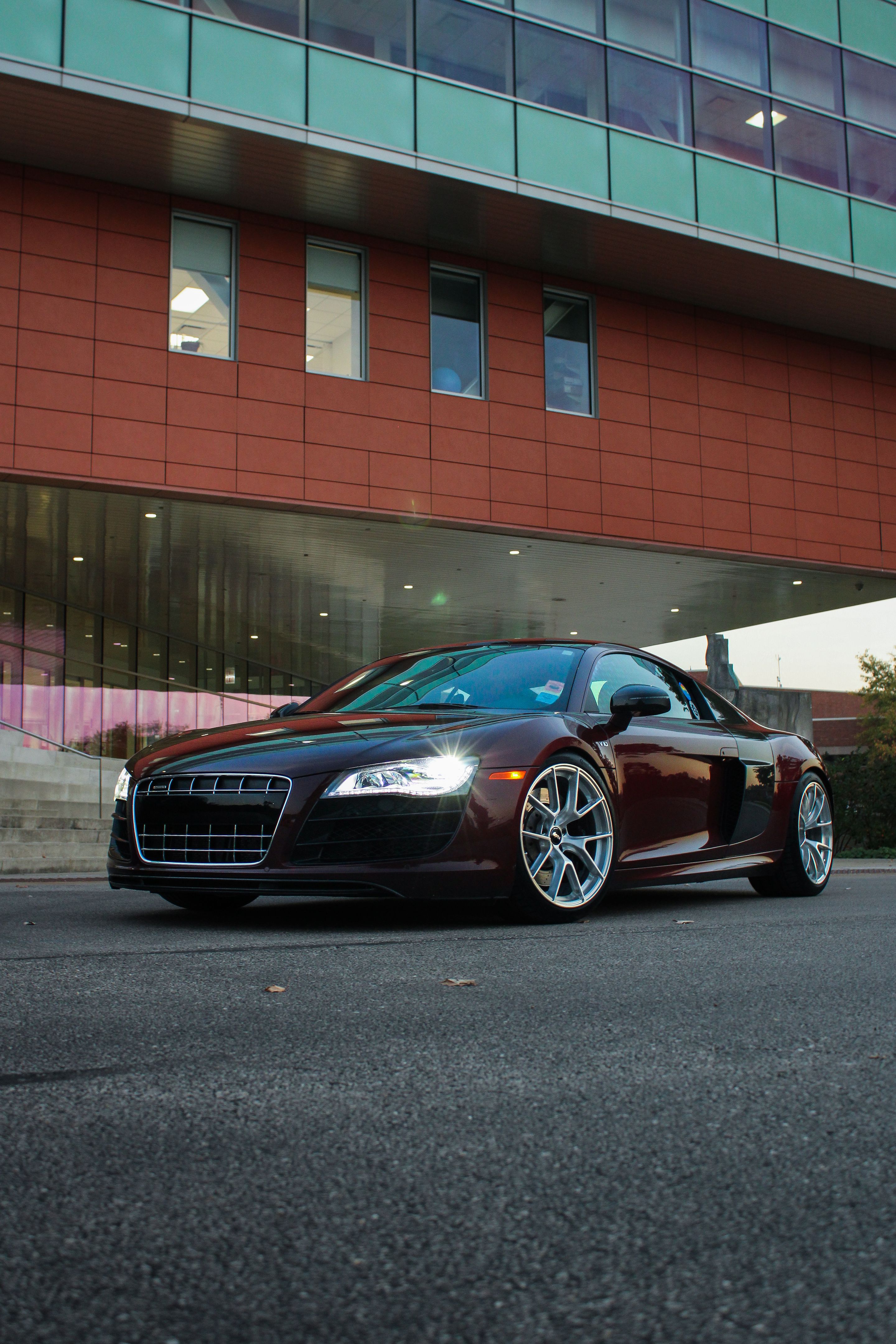 Purple Audi Gen 1 R8 with 19" VS-5RS Apex wheels in Brushed Clear