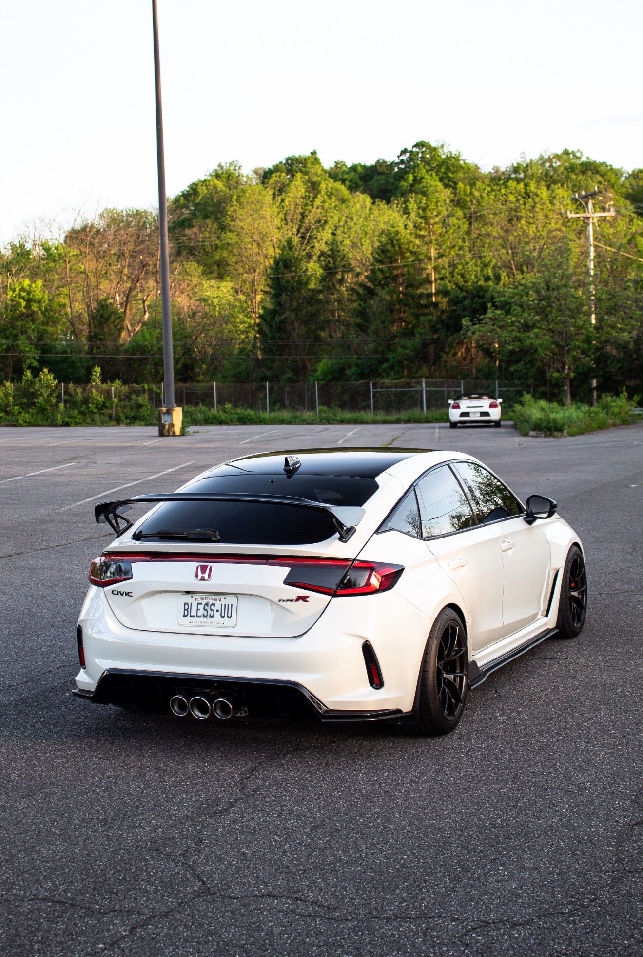 White Honda FL5 Civic Type-R with 18" VS-5RS Apex wheels in Satin Black