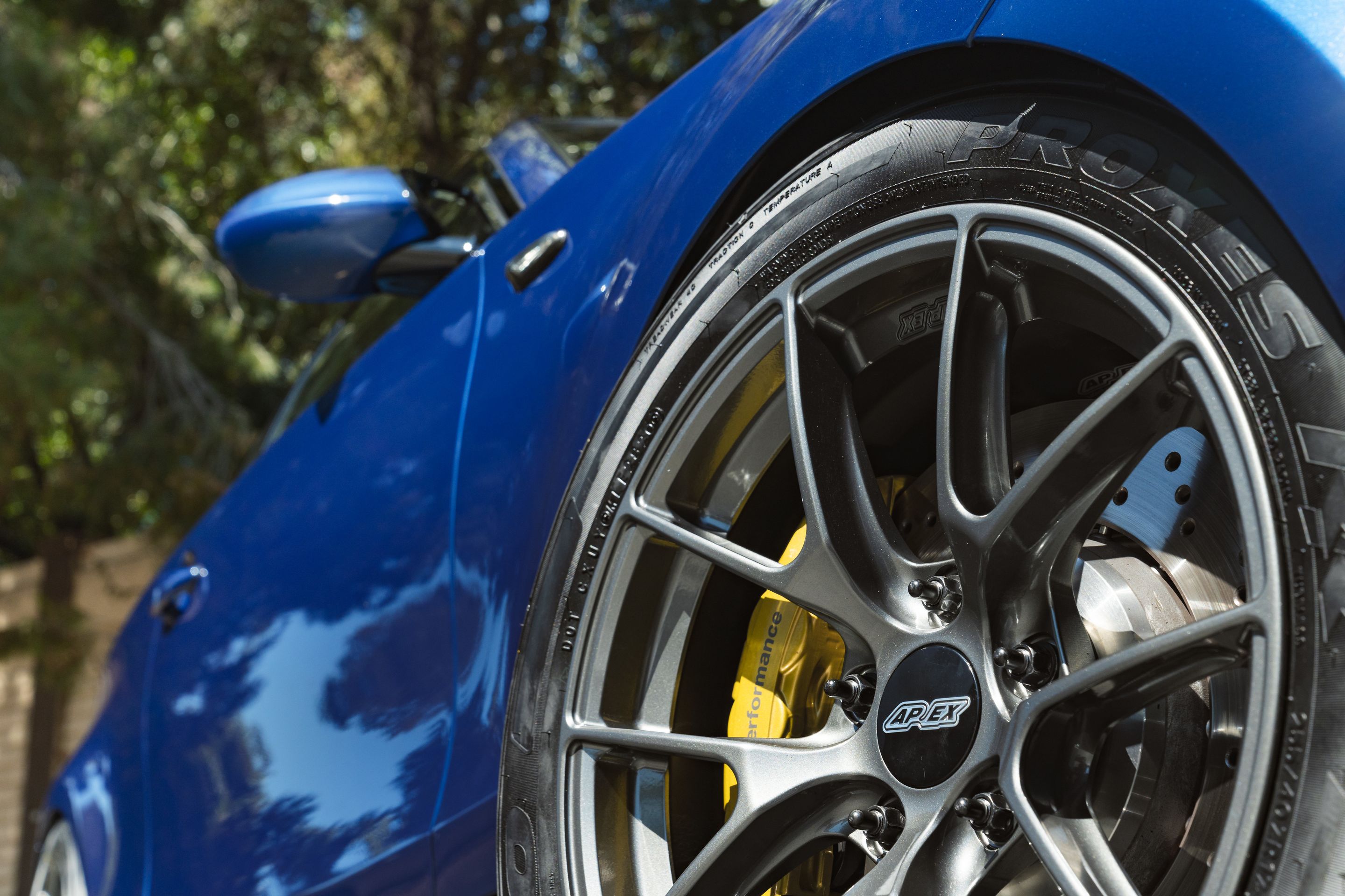 Blue BMW E82 Coupe 1 Series with 17" VS-5RS Apex wheels in Anthracite