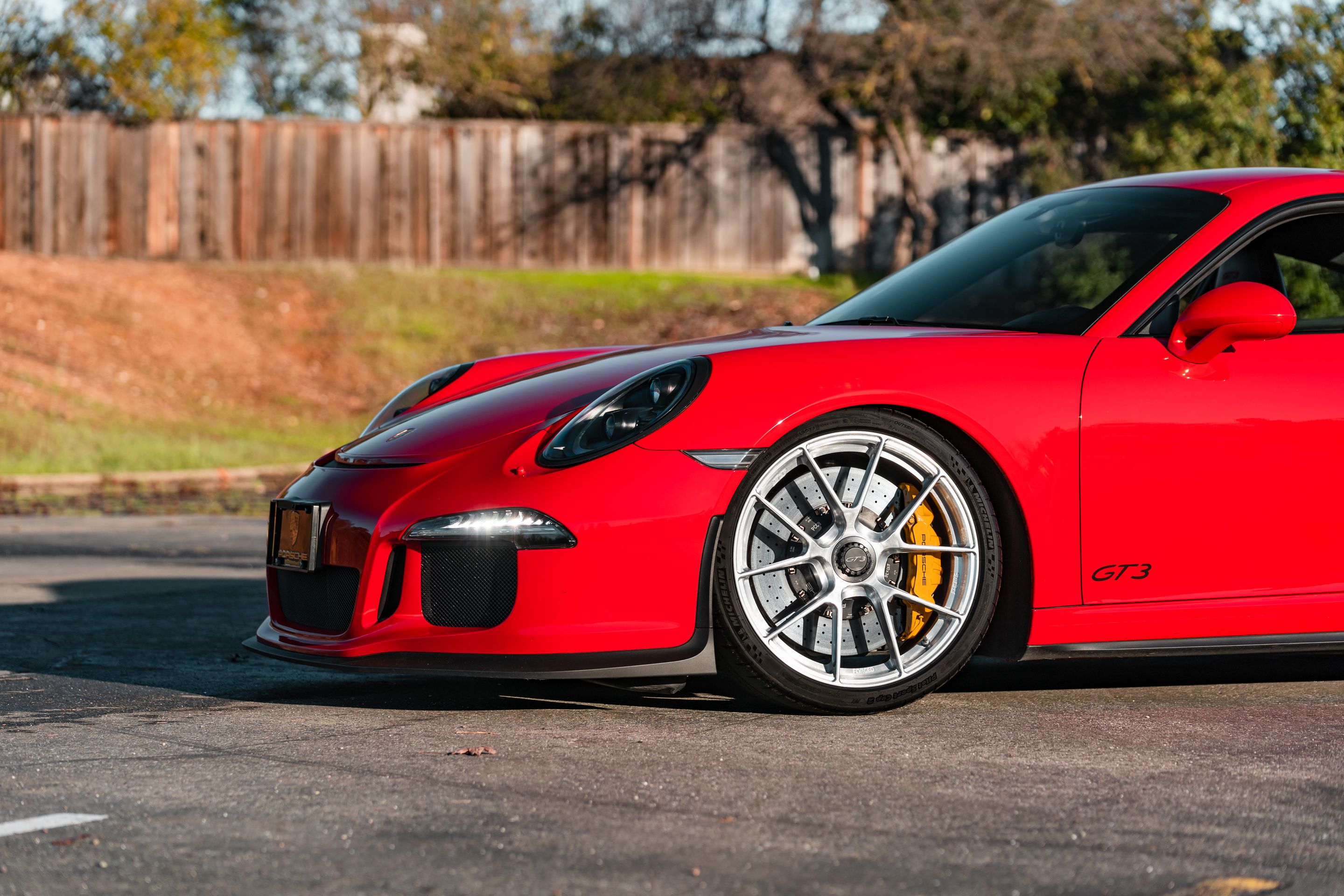Red Porsche 911 991.1 GT3 with 20" VS-5RS Apex wheels in Brushed Clear