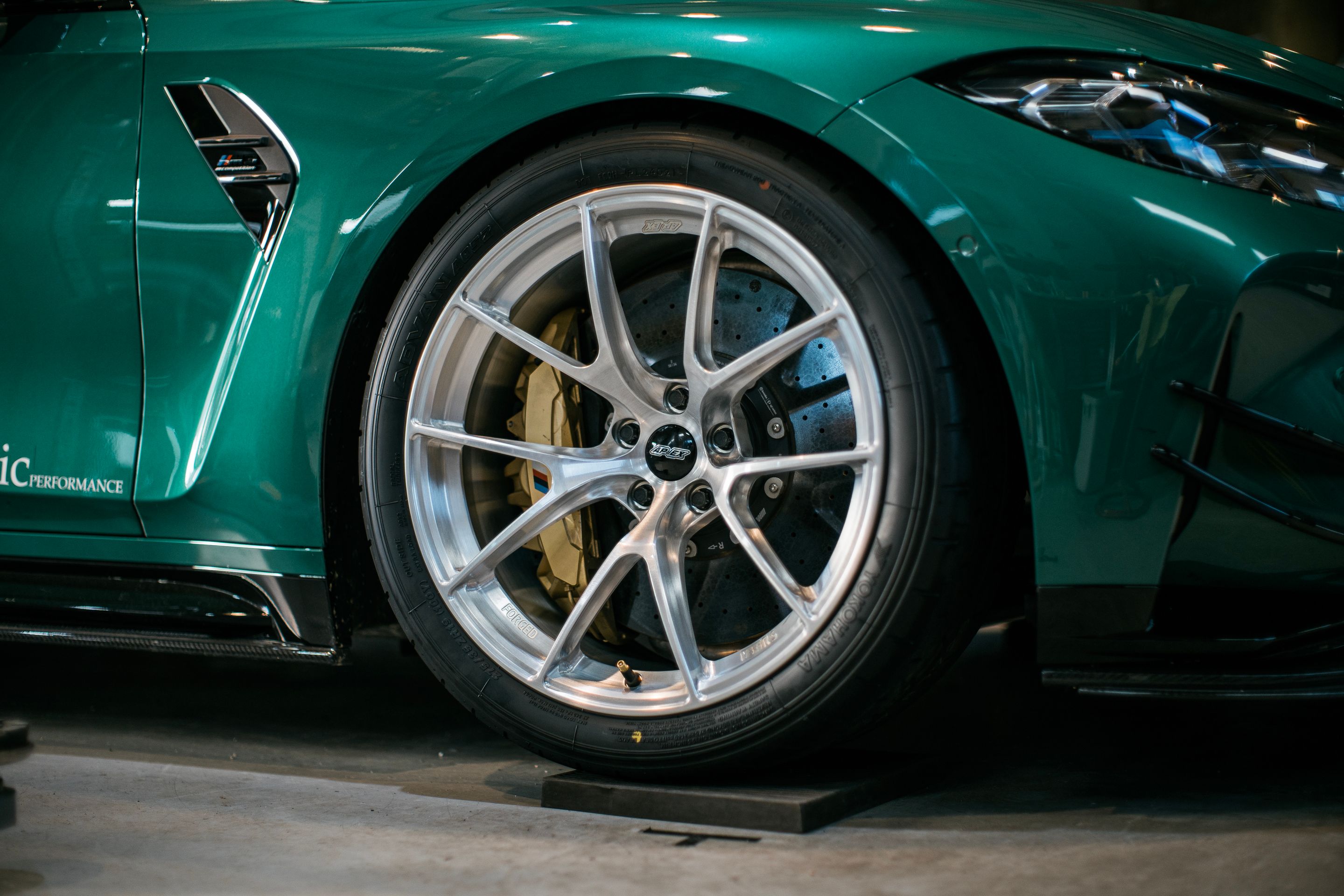 Green BMW G80 M3 with 19" VS-5RS Apex wheels in Brushed Clear