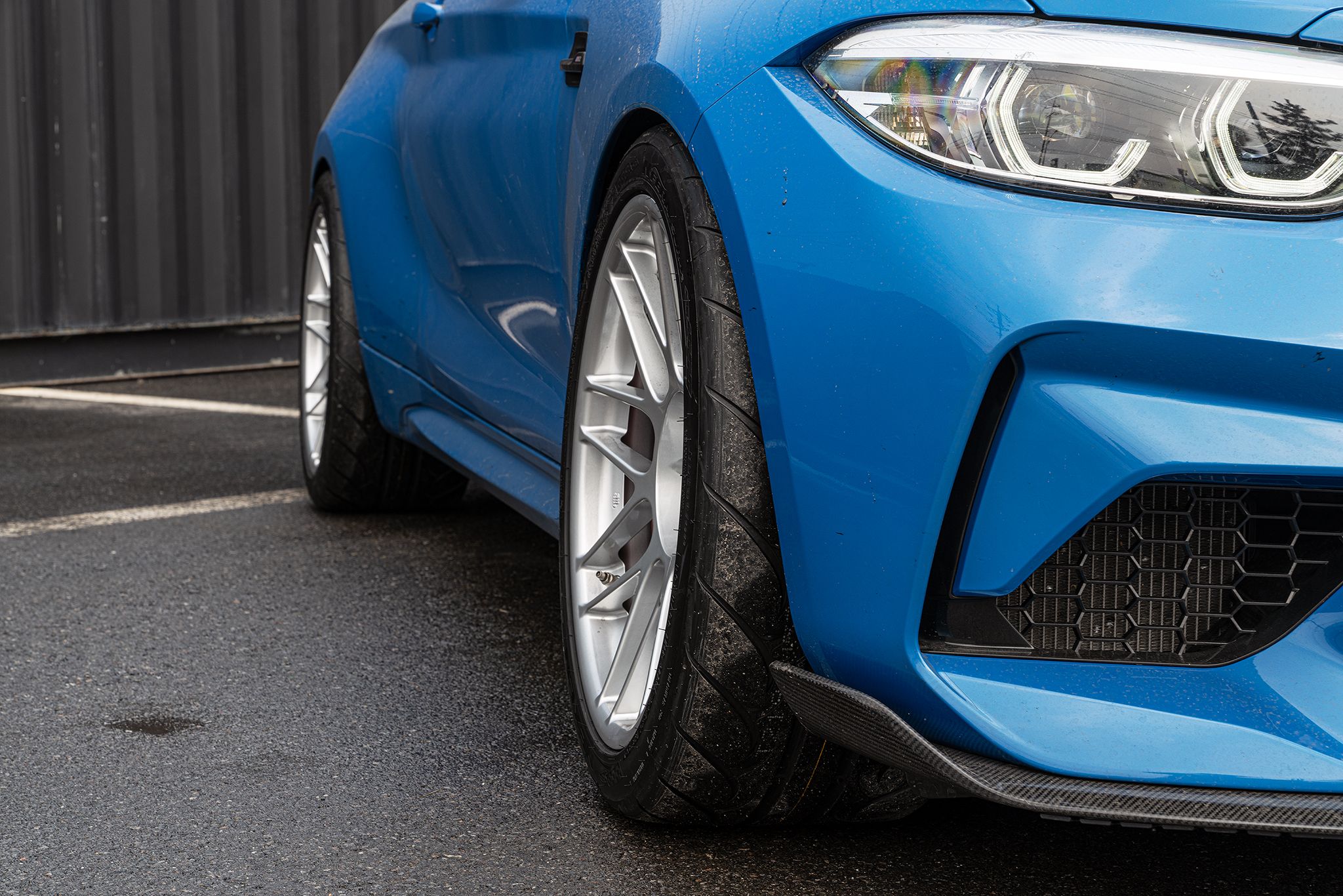 Blue BMW F87 M2 with 19" ARC-8 Apex wheels in Hyper Silver