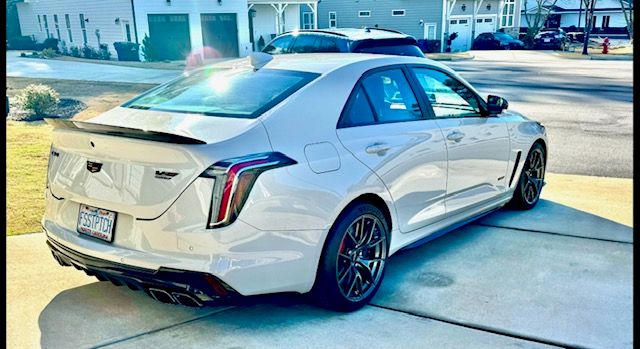 White Cadillac CT4-V Blackwing with 18" VS-5RS Apex wheels in Anthracite