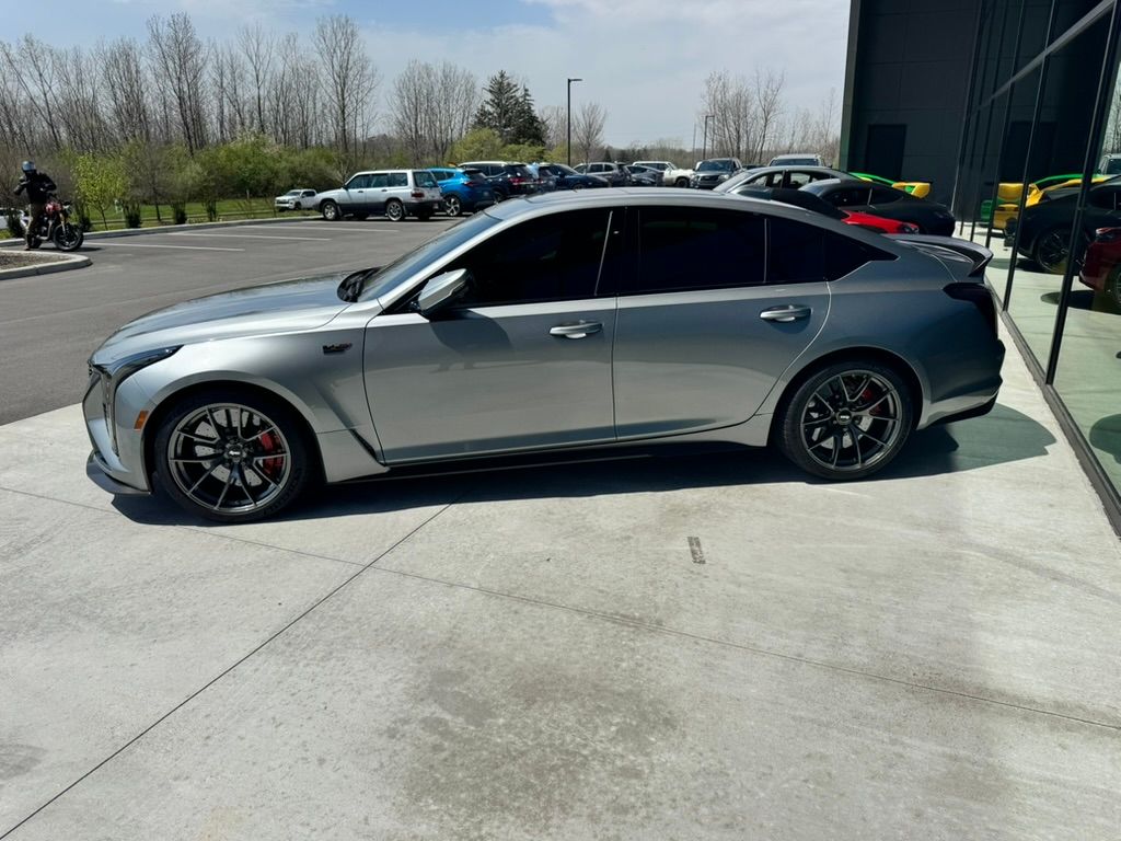 Grey Cadillac CT5-V Blackwing with 19" VS-5RS Apex wheels in Anthracite