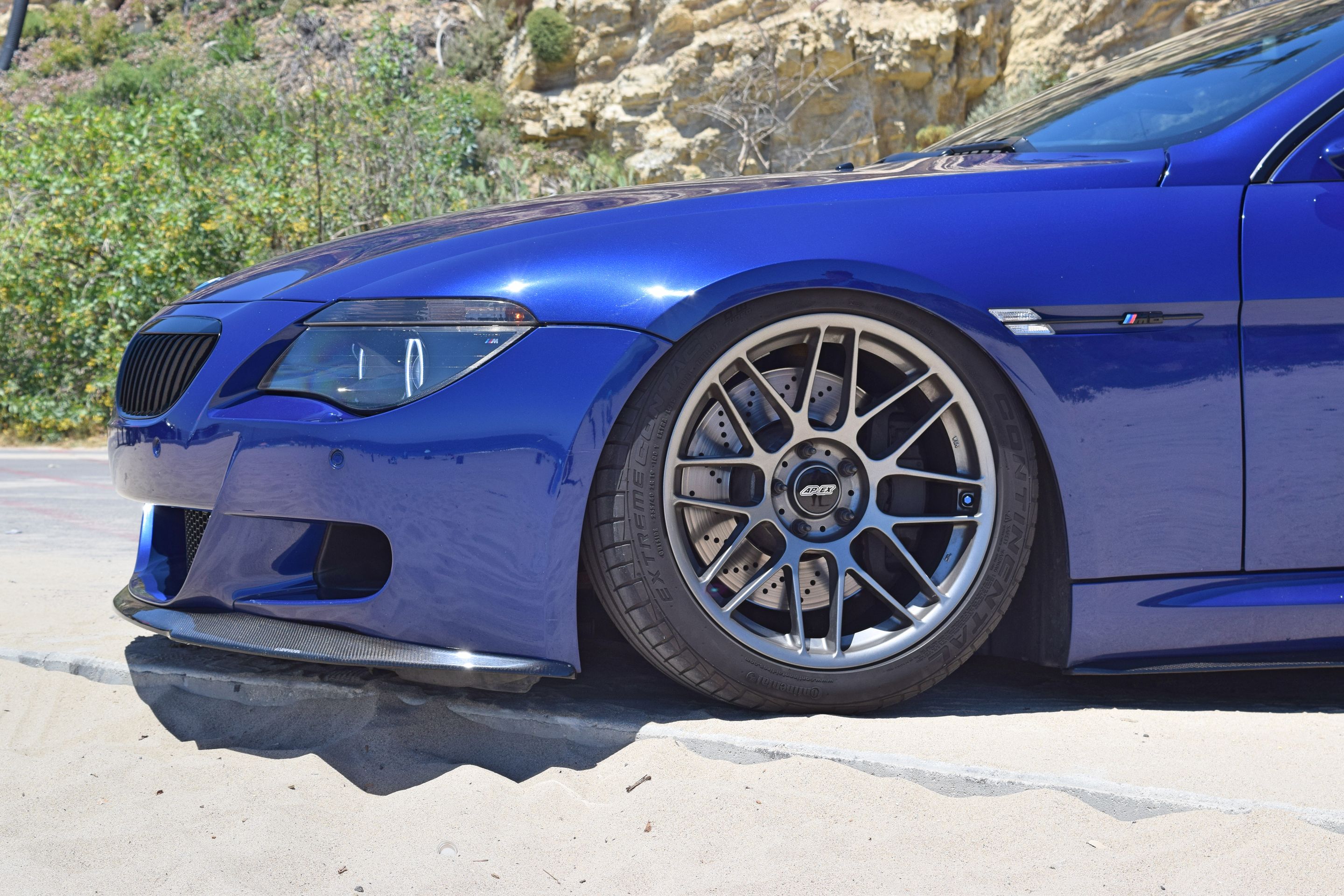 Blue BMW E63 Coupe M6 with 19" ARC-8 Apex wheels in Anthracite